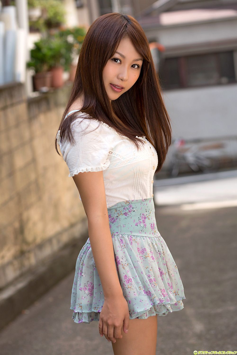 西田麻衣《童顔巨乳系アイドルの爆裂Iカップおっぱい》 [DGC] NO.1066_第2张