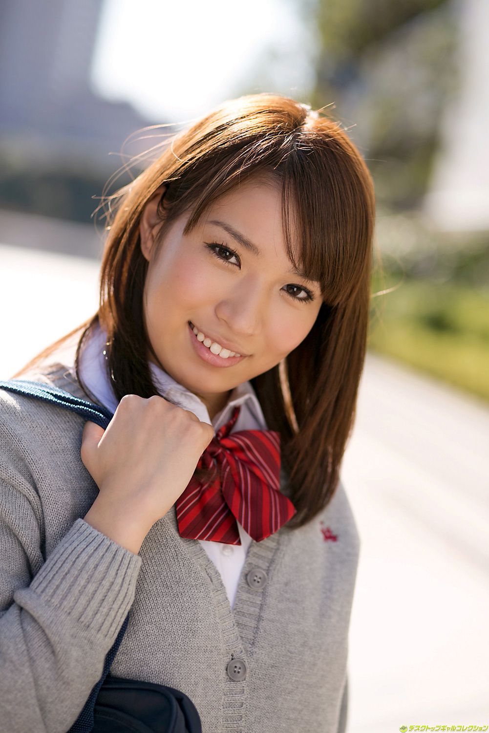 椎名理紗《美巨乳すぎる居酒屋店員が脱いじゃった！》 [DGC] NO.1104_第1张