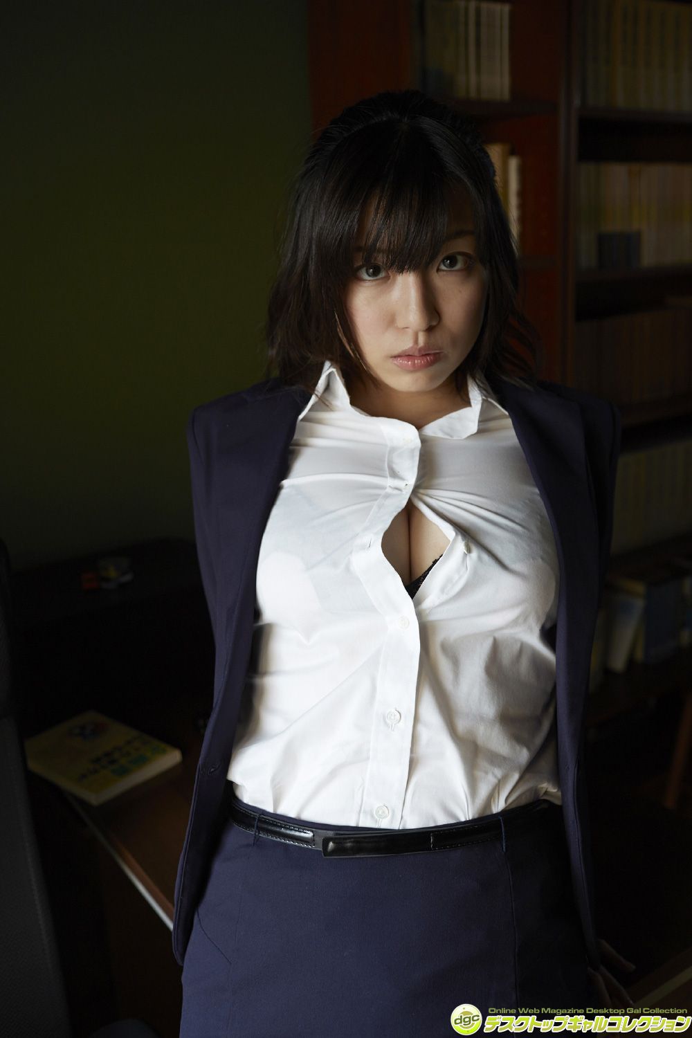辻柚音《高身長Fカップ!調和の取れた肉厚ボディー》 [DGC] NO.1229_第3张