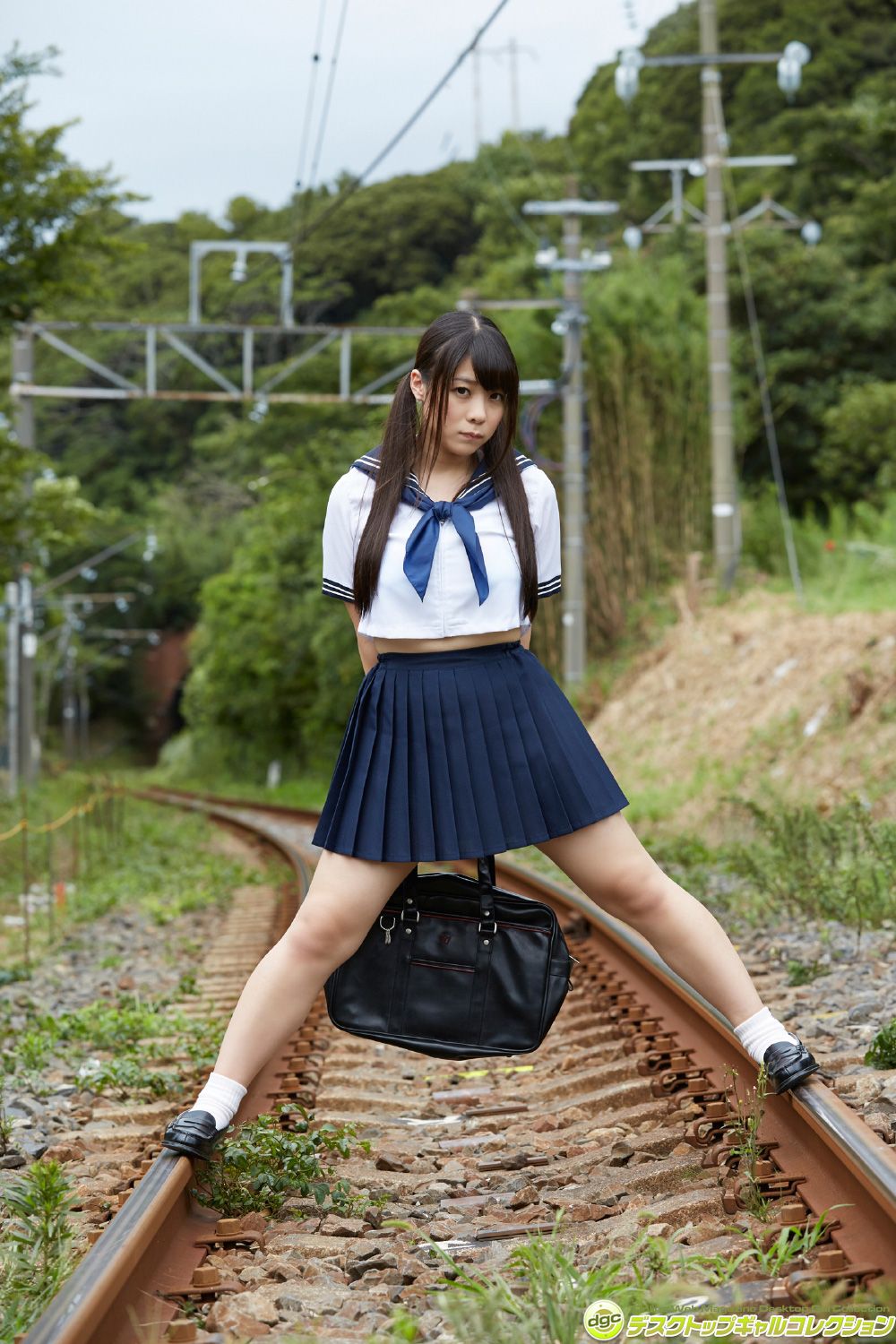 東條詩織《制服の下のFカップに完全ノックアウト!!》  [DGC] NO.1346_第1张