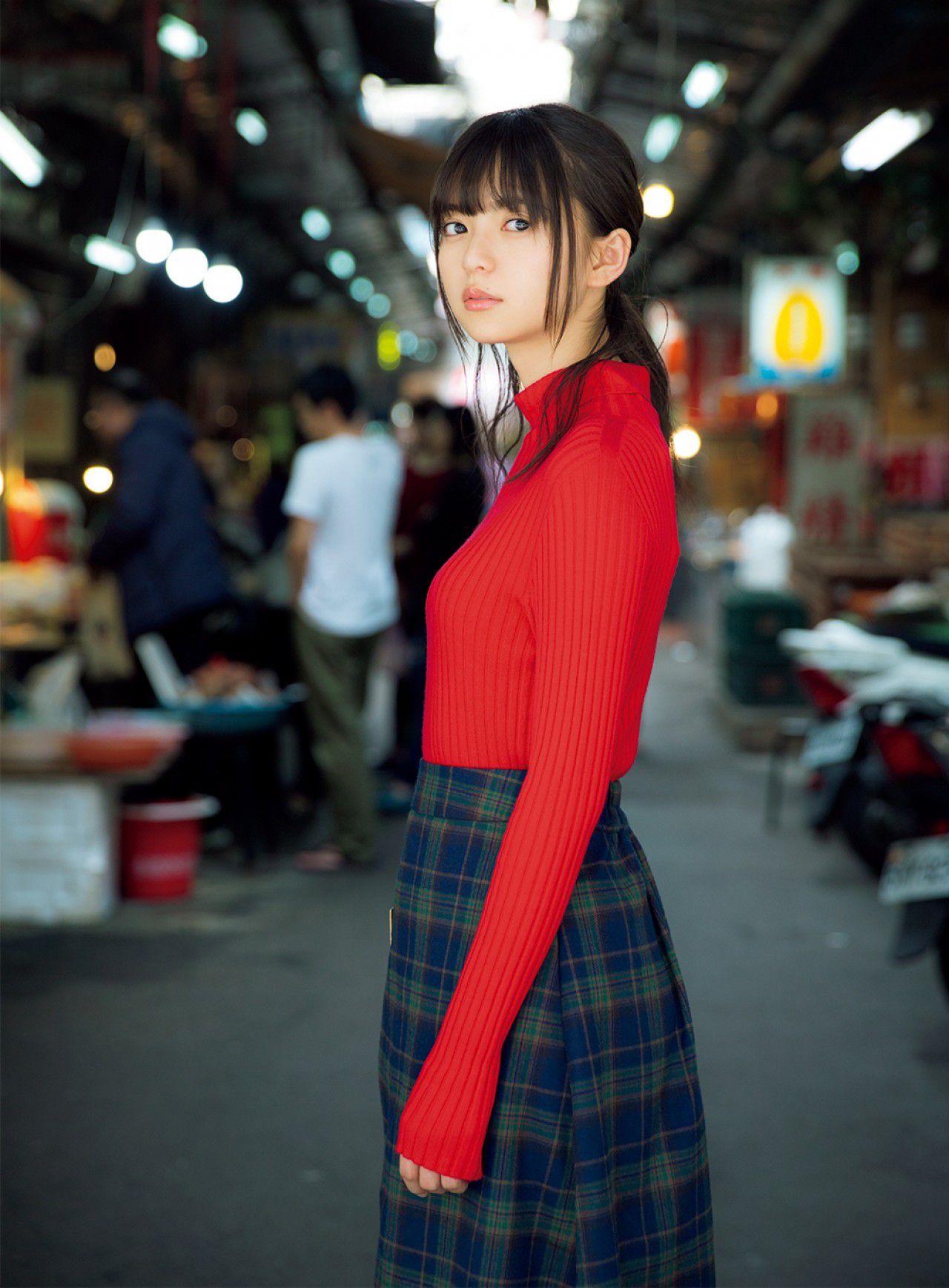 [FRIDAY] 2018.10.12 乃木坂46?齋藤飛鳥 「あの頃、君を追いかけた」台湾ロケにスクーフ?密着！_第1张