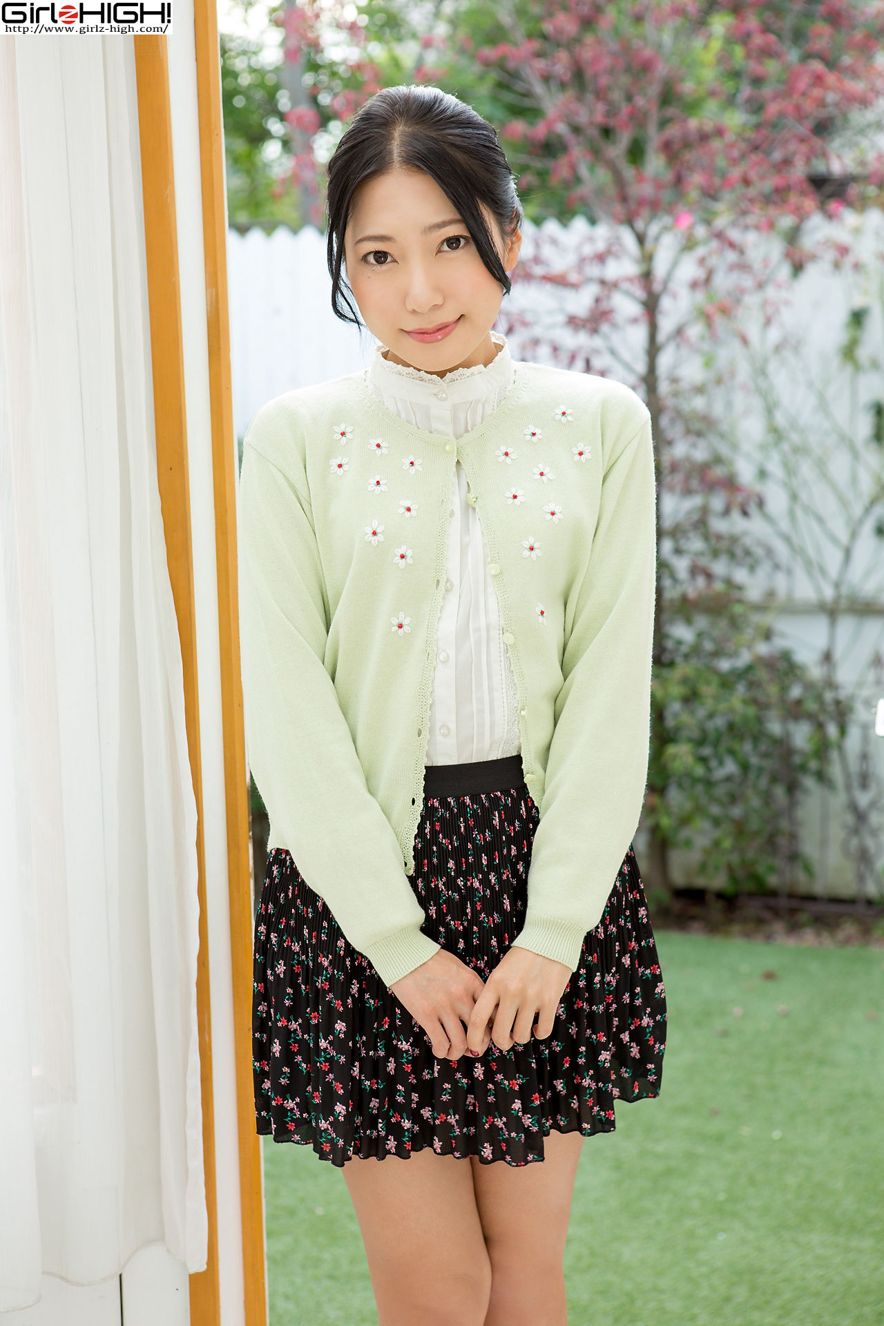 三田羽衣《僕たち（私たち）お尻だ～いすき！》私服 [Girlz-High]_第2张