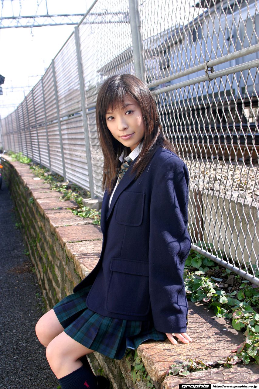 かすみ果穂/佳澄果穗 [Graphis] First Gravure 初脱ぎ娘_第1张