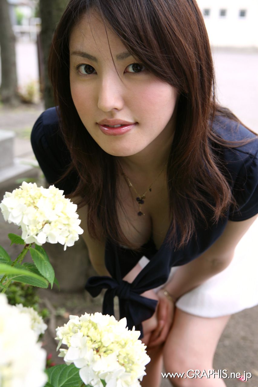 Takako Kitahara 北原多香子 [Graphis] First Gravure 初脱ぎ娘_第1张
