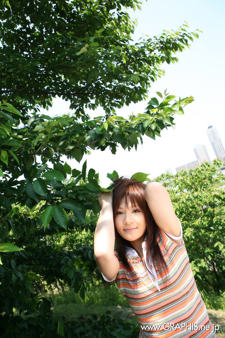 Tomomi Takahara 高原智美 [Graphis] First Gravure 初脱ぎ娘_第4张