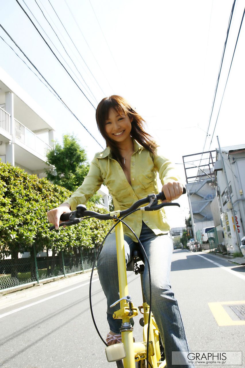 Sarasa Hara 原更紗 [Graphis] First Gravure 初脱ぎ娘_第1张