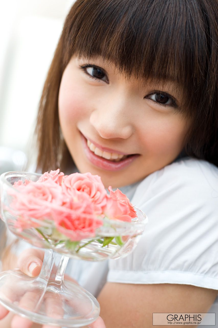 Hitomi Tsuji 辻仁美 [Graphis] First Gravure 初脱ぎ娘_第3张