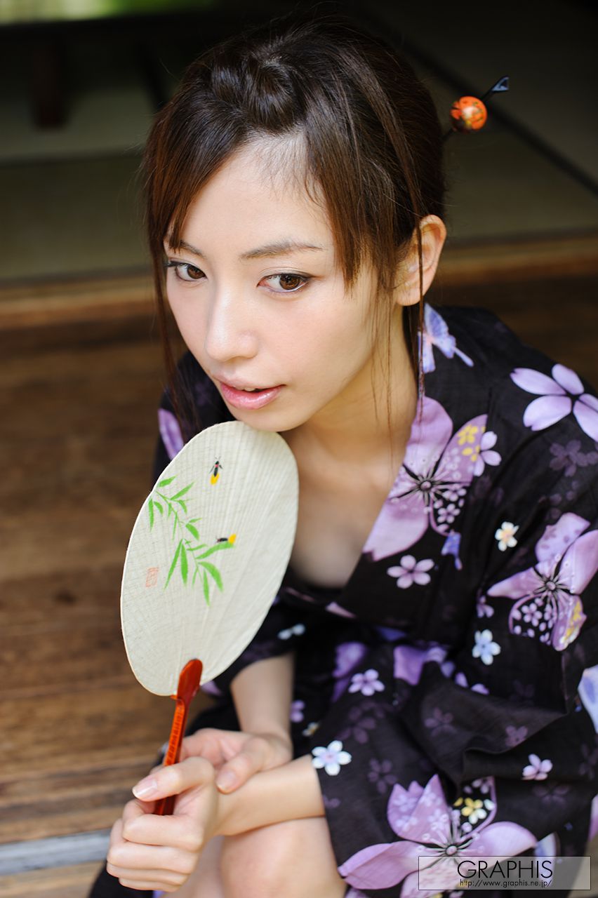 横山美雪《Blossoms》 [Graphis] Gals_第2张