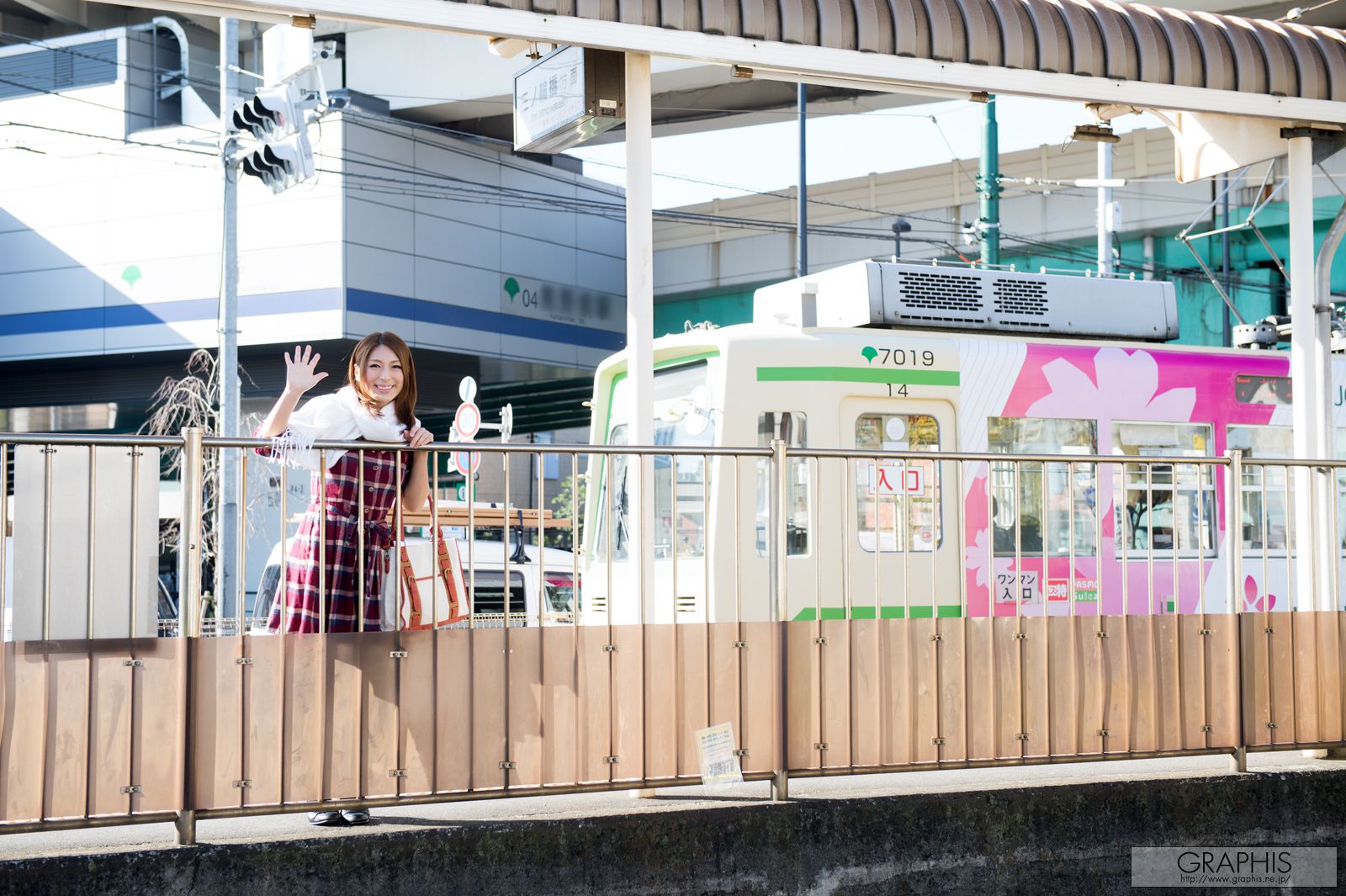 Nami Hoshino 星野ナミ [Graphis] First Gravure 初脱ぎ娘_第1张