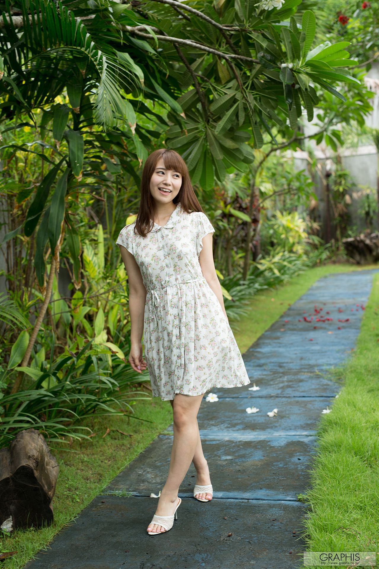 初川みなみ《Ladylike, cute girl!》 [Graphis] Gals_第3张