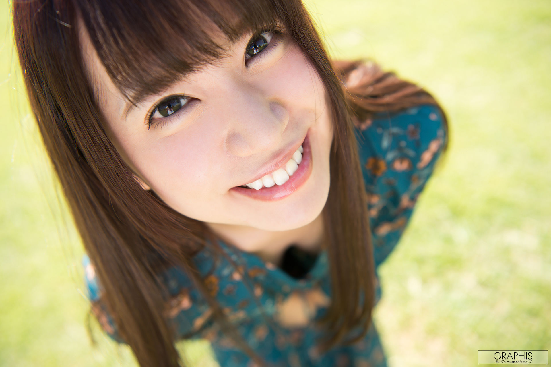 初美りん/初美铃《Look at me!》 [Graphis] Gals_第3张