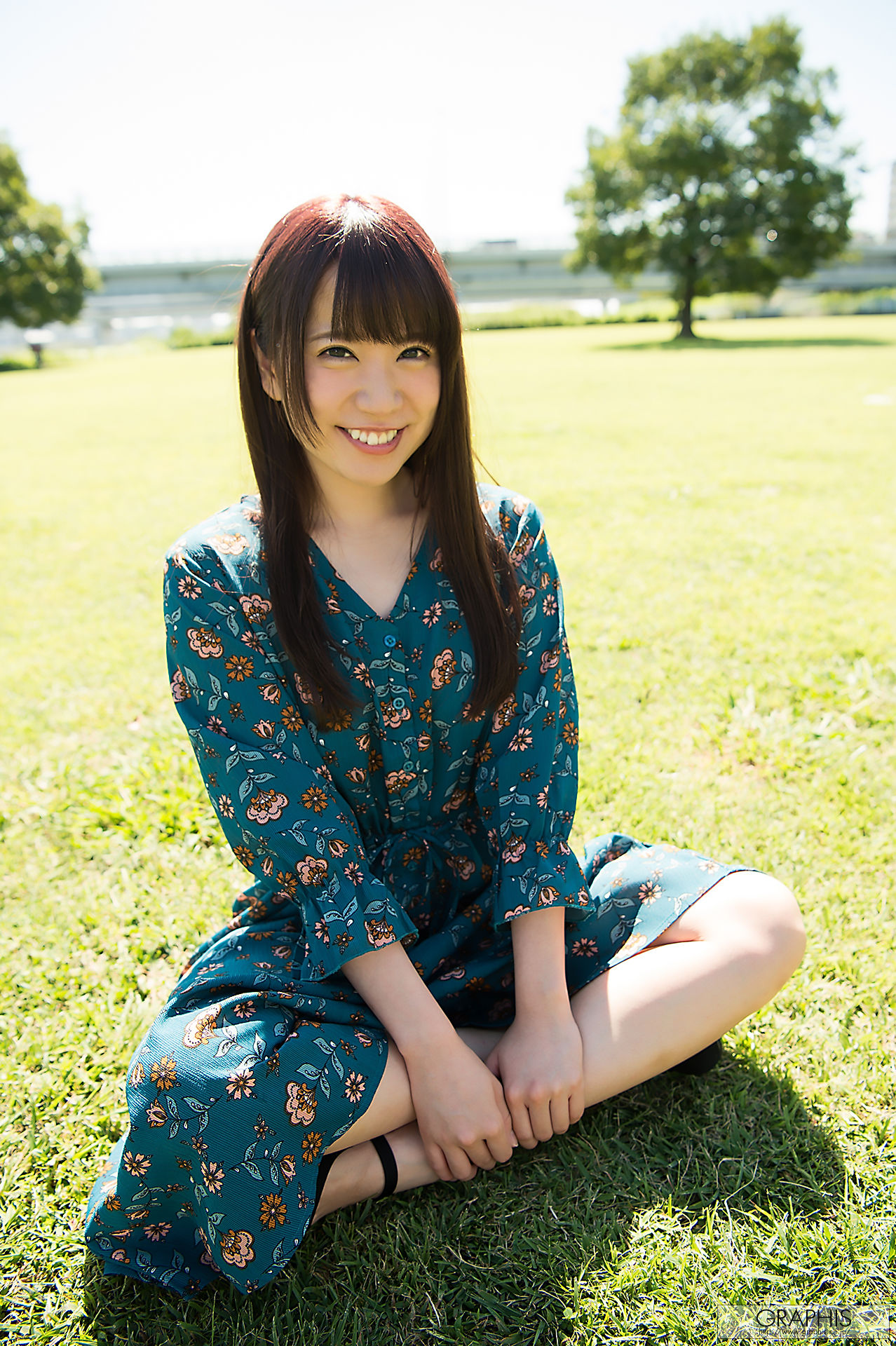 初美りん/初美铃《Look at me!》 [Graphis] Gals_第4张