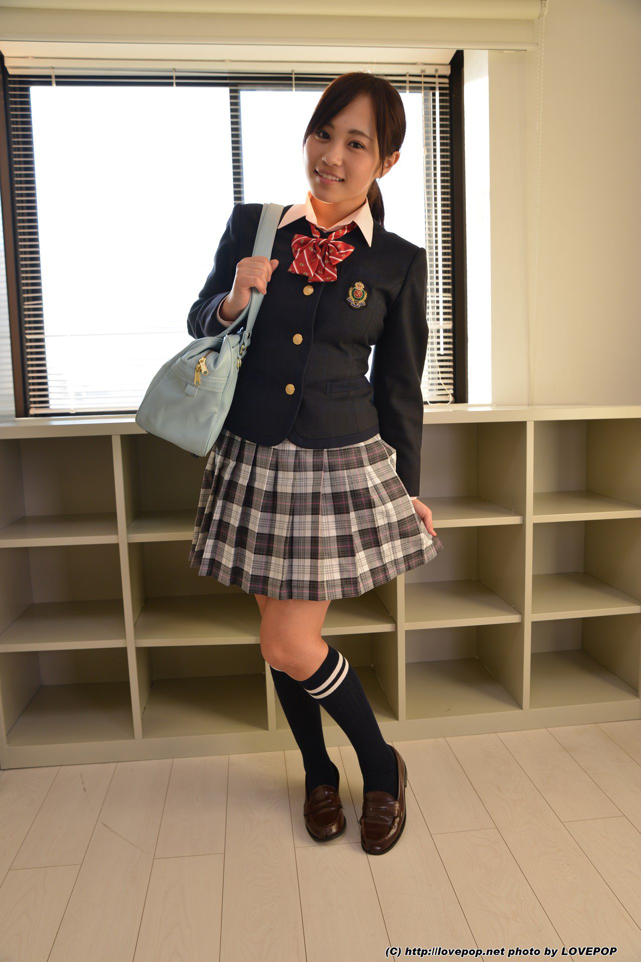 Emi Asano 浅野えみ 学生制服 Set4 [LovePop]_第1张