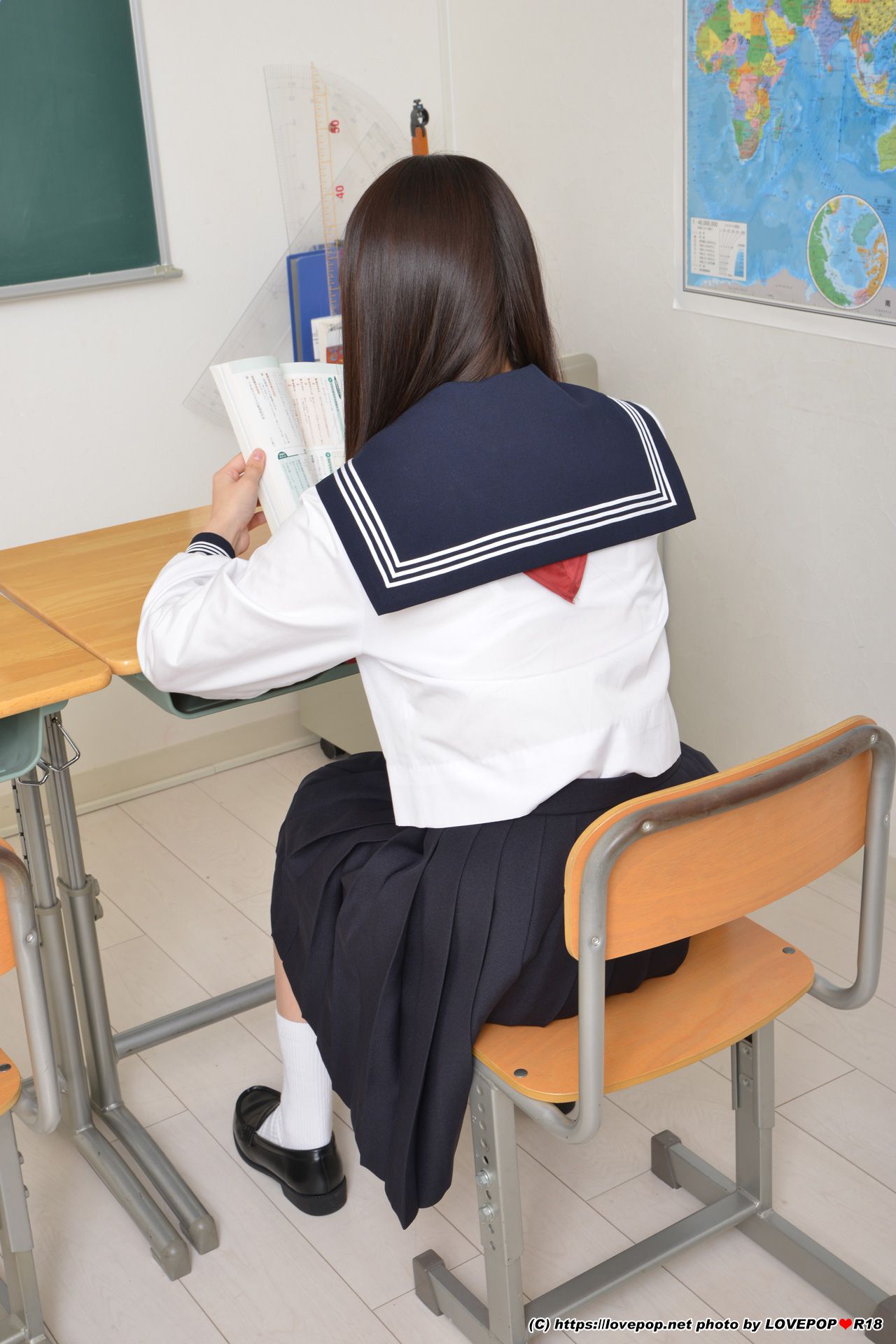 [LOVEPOP] Momoka Katou 加藤ももか Photoset 01  --- 可能重复1-4_第1张