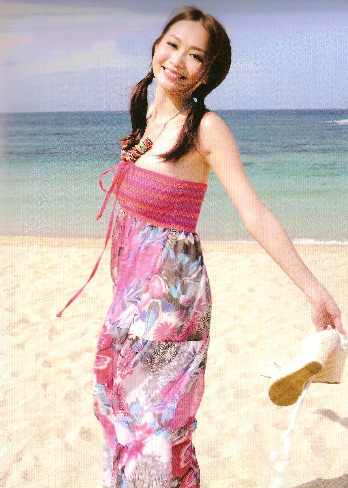 Carol楊焉《Huge》 [Photo Book]_第2张