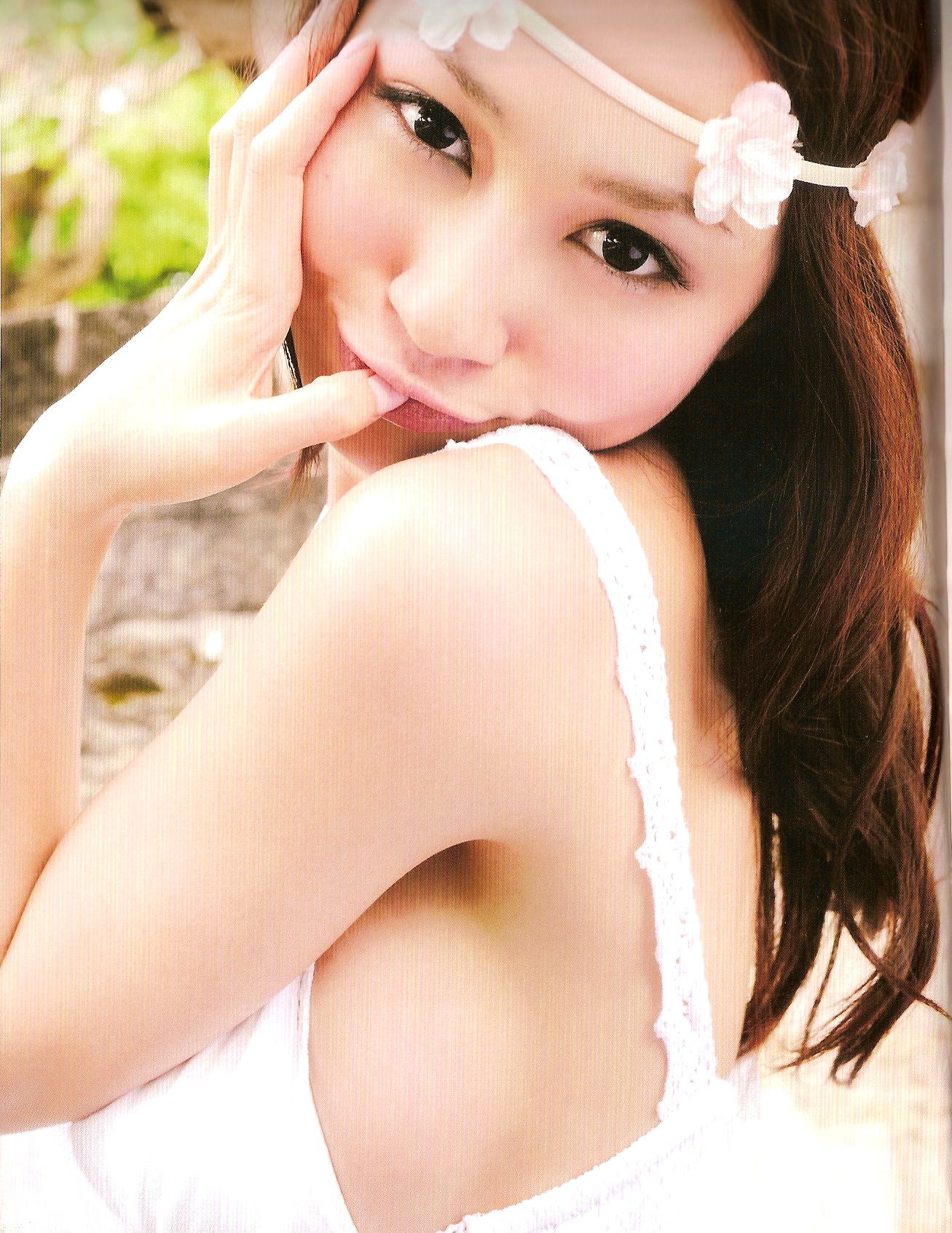Carol楊焉《Huge》 [Photo Book]_第5张