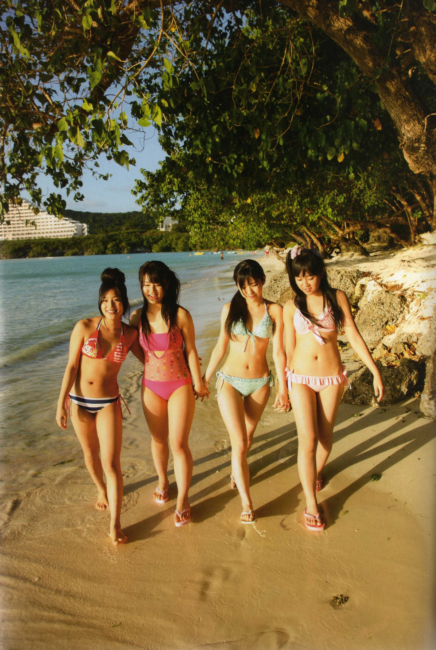渡り廊下走り队 《Akkanbe》 [Photo Book]_第4张