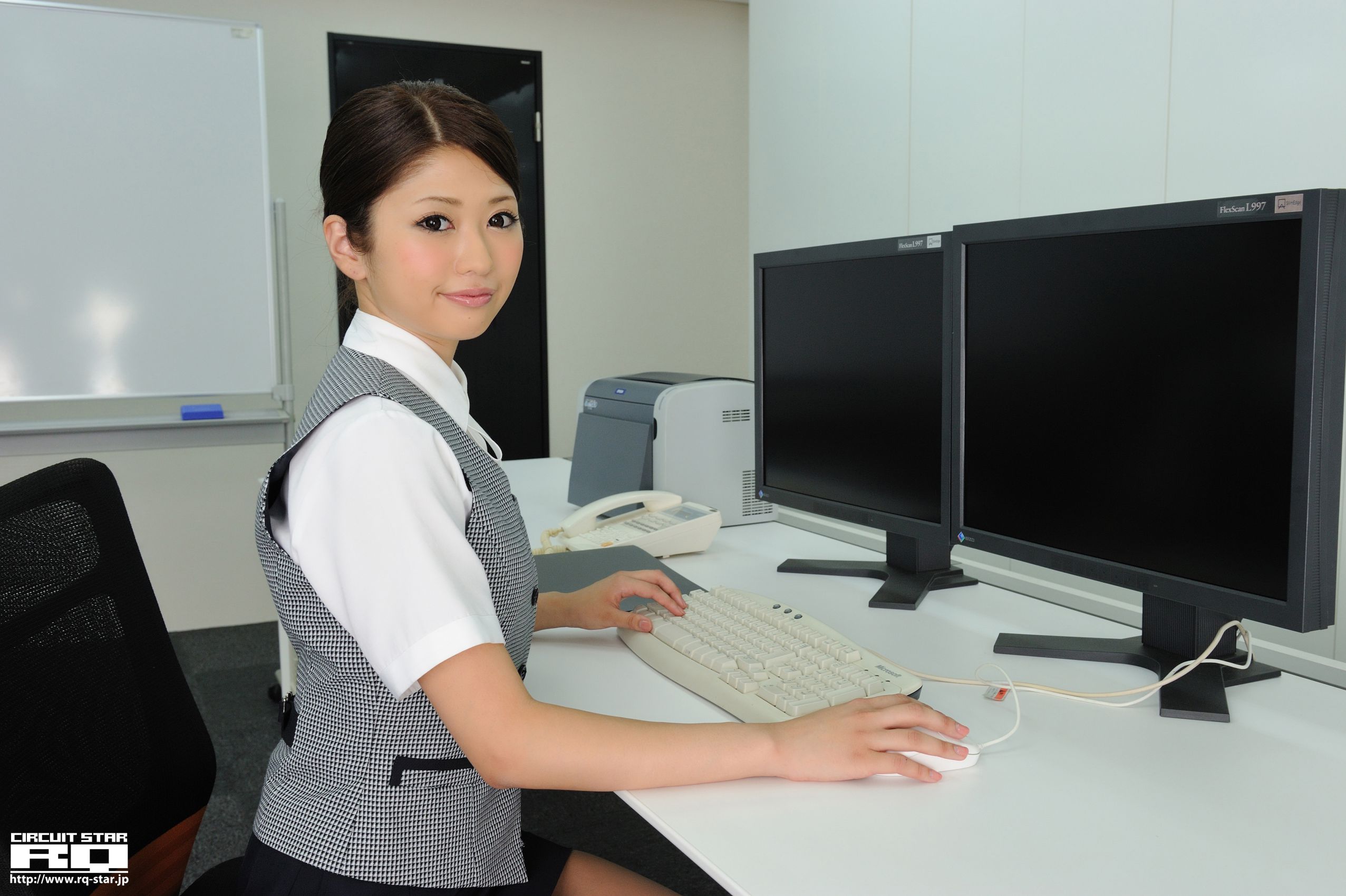 [RQ-STAR] NO.00530 Hitomi Nose 能勢ひとみ Office Lady 写真集_第4张