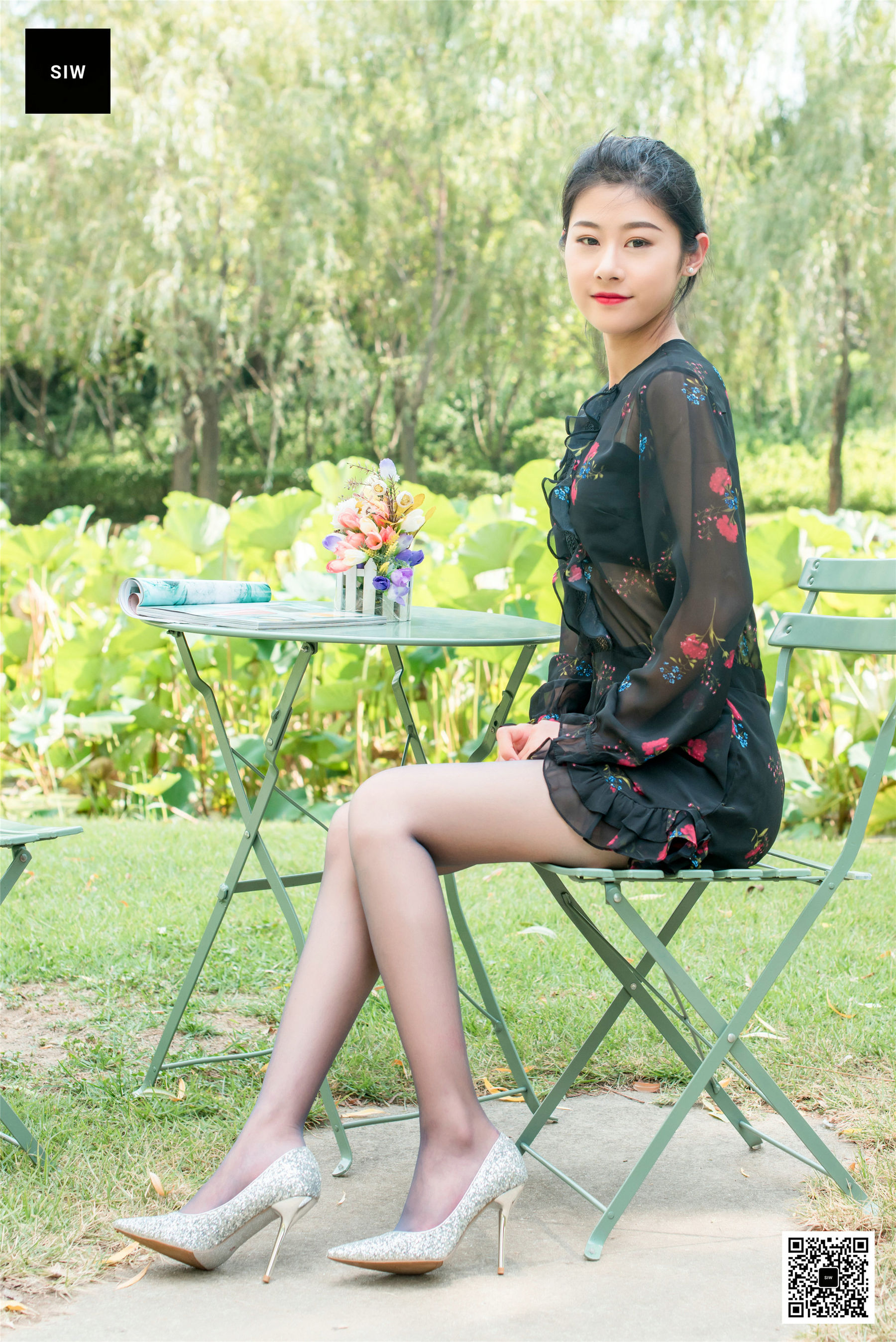 [SIW斯文传媒] 龙哥 黑色网纱碎花长袖连衣裙_第3张