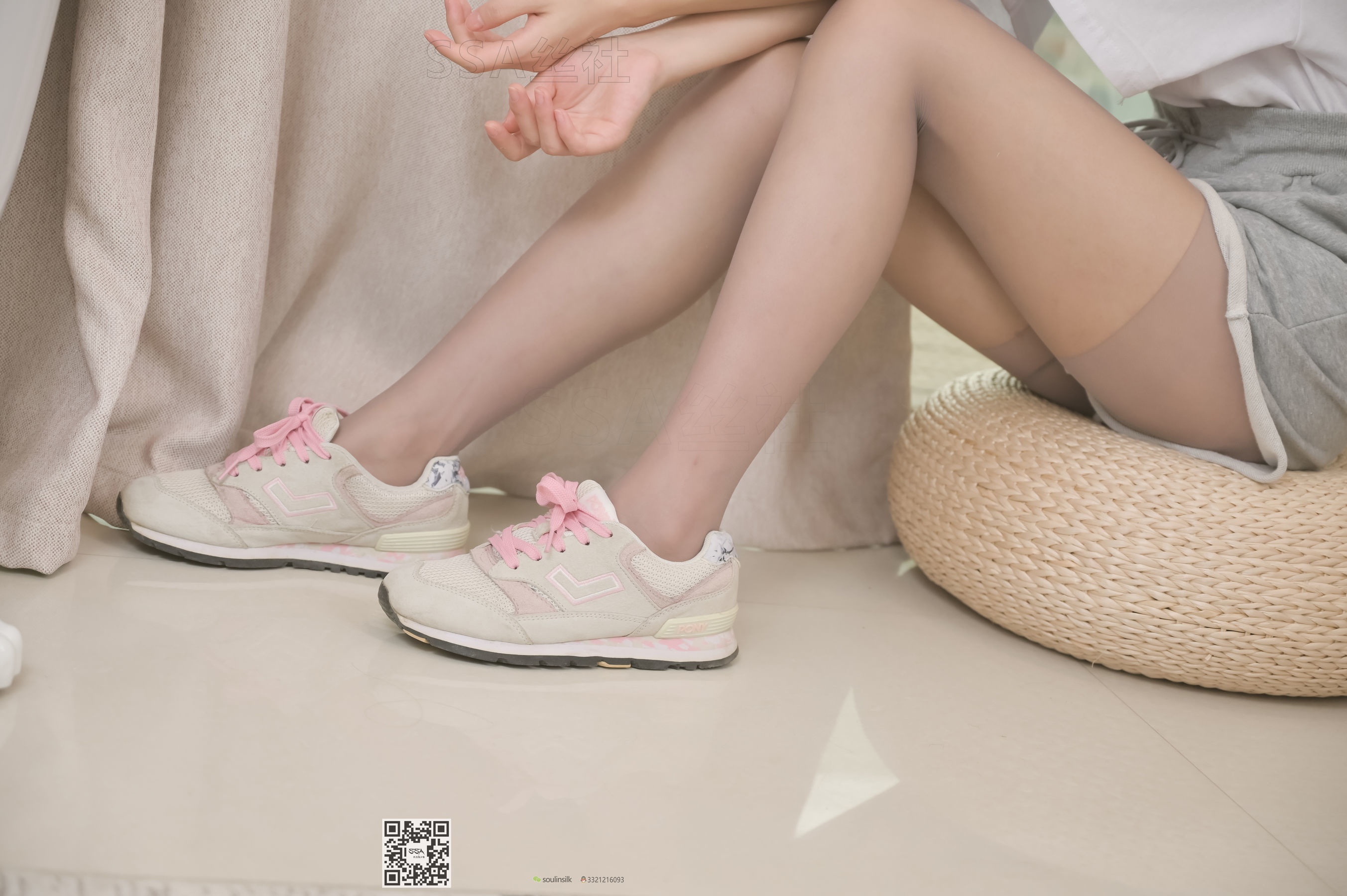[SSA丝社]超清写真 No.103 腿模君君 每个角度都有不一样的她_第1张