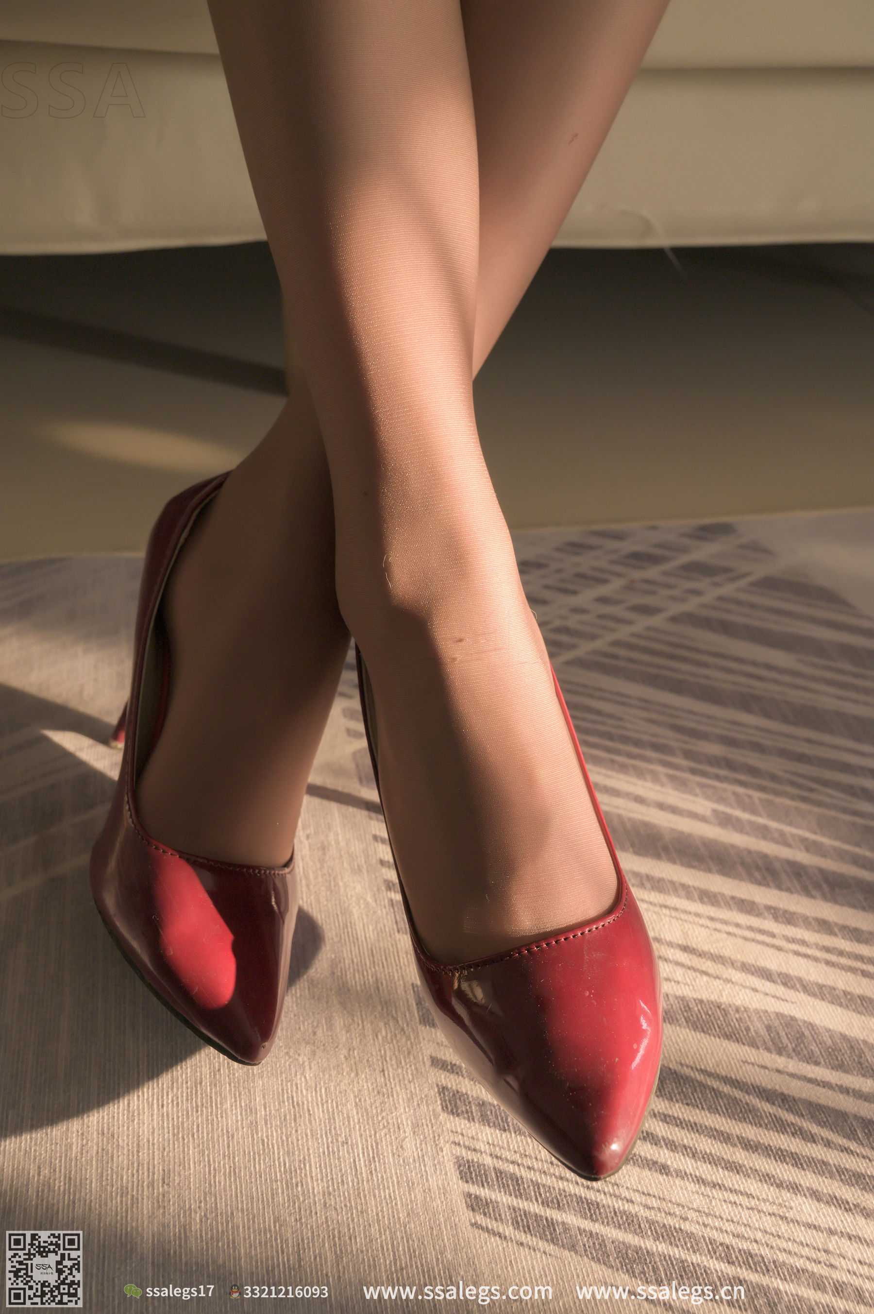 [SSA丝社]超清写真 No.312 娜娜 御姐的红色高跟鞋咖啡丝美腿_第5张