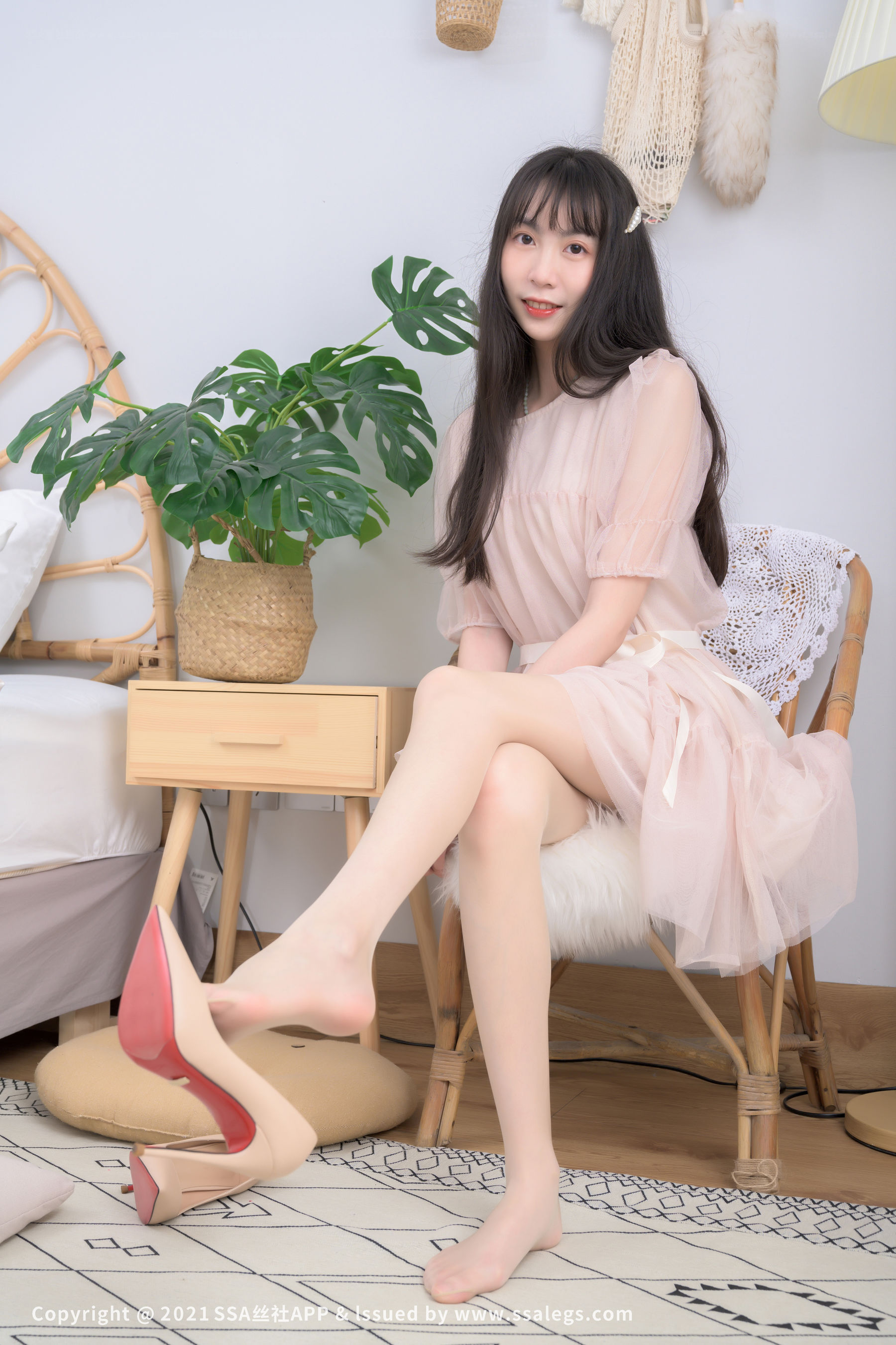 [SSA丝社]超清写真 No.765 模特 团团 的肤色油亮丝袜（下）_第4张