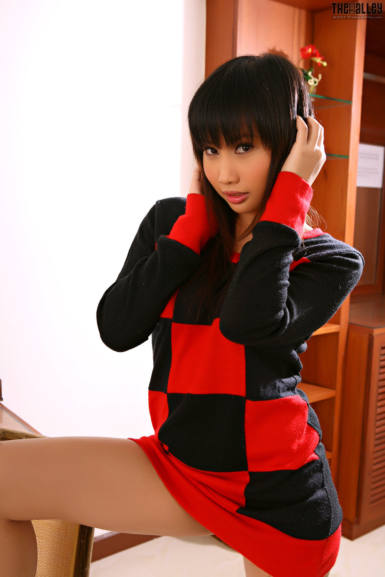 Candy Lee《妹子吃蛋糕》 [The Black Alley]_第2张