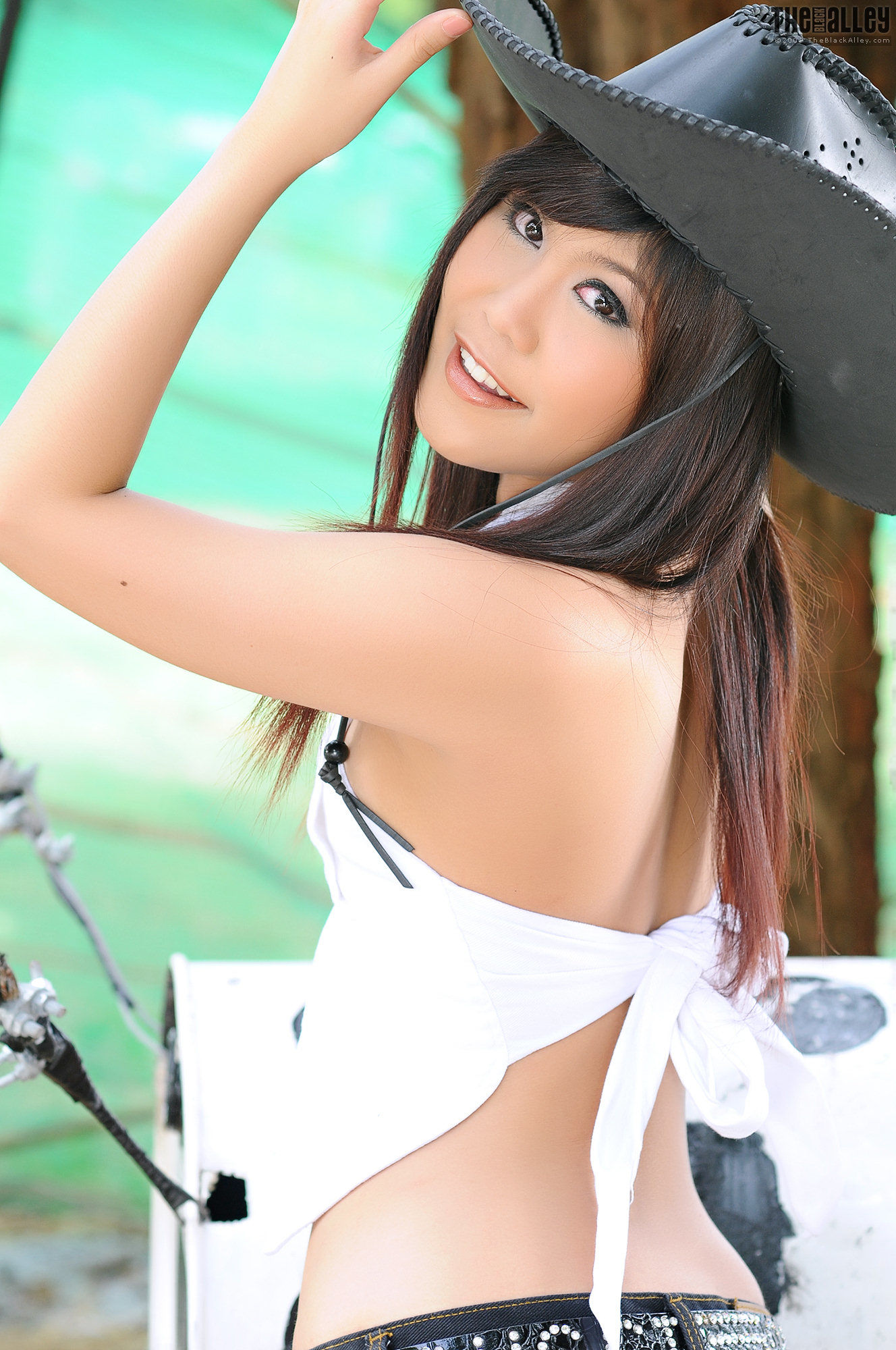 Abby Ngeun《朋克牛仔》 [The Black Alley]_第5张