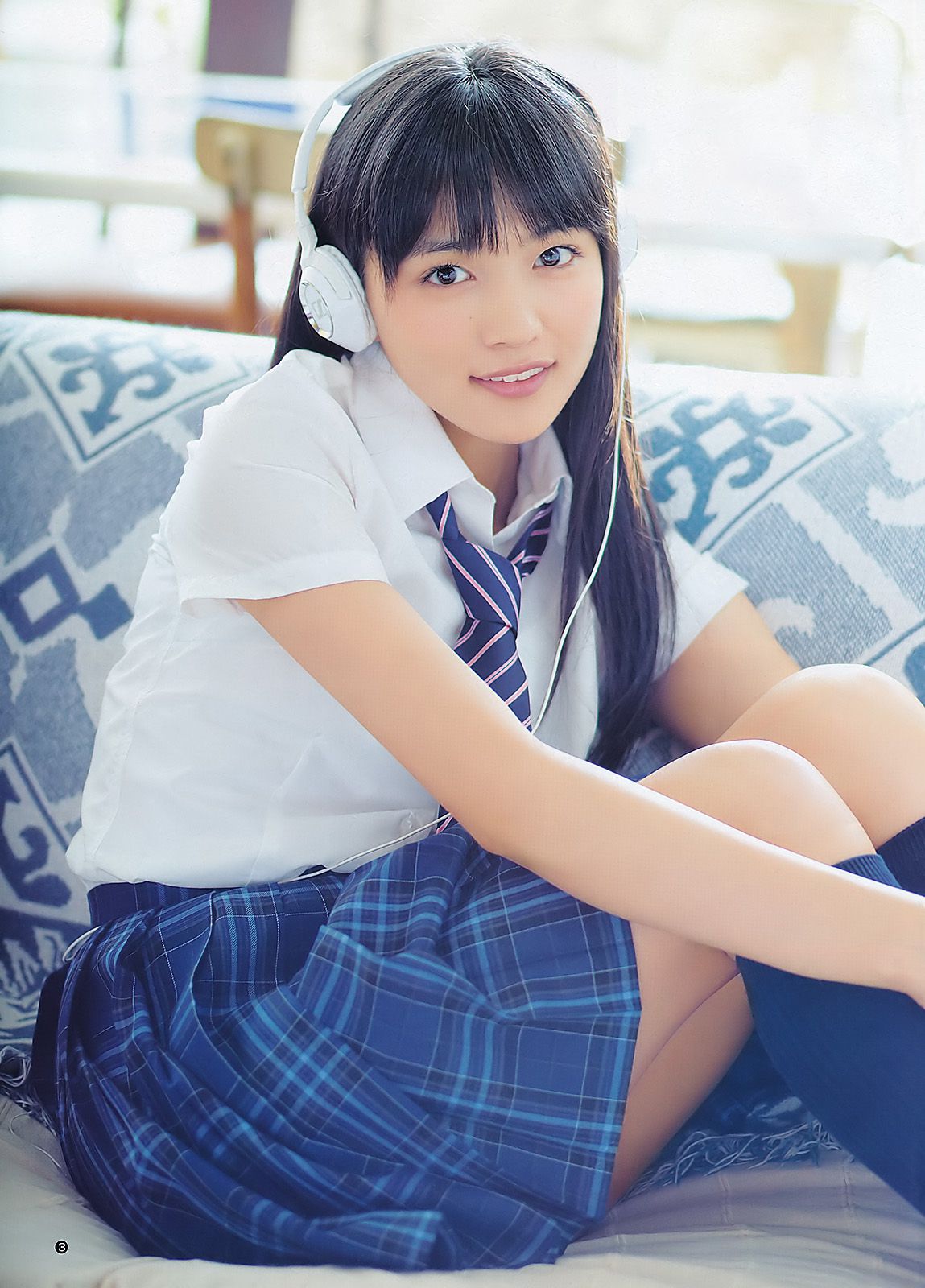 川口春奈 多田愛佳 篠崎愛 [Weekly Young Jump] 2011年No.35 写真杂志_第4张