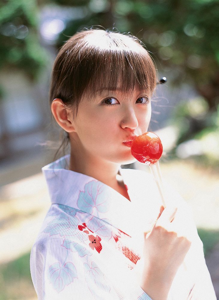 小松彩夏《オトナ？コドモ？》 [YS Web] Vol.135_第1张