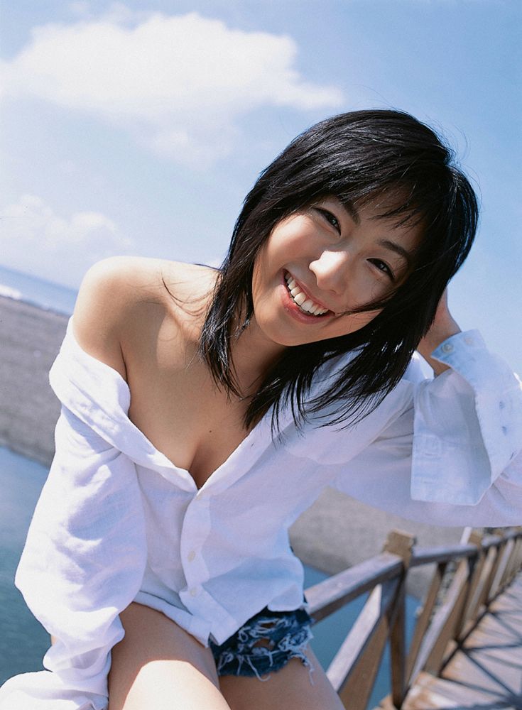 佐藤寛子《Lights,Camera,Action》 [YS Web] Vol.137_第2张
