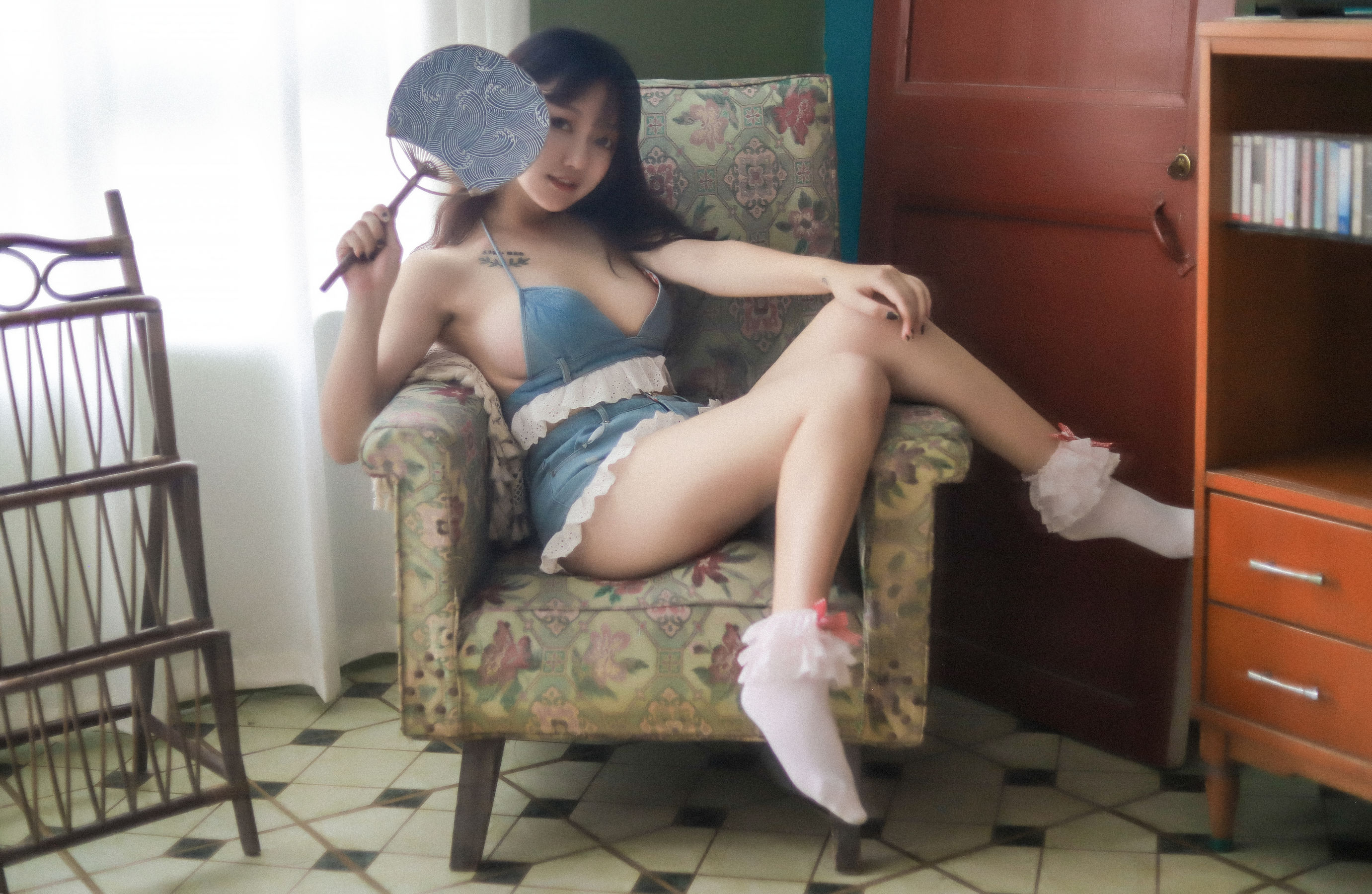 奇行家狗崽(棕桠阿狗崽) – 桃子听蝉 [22P]