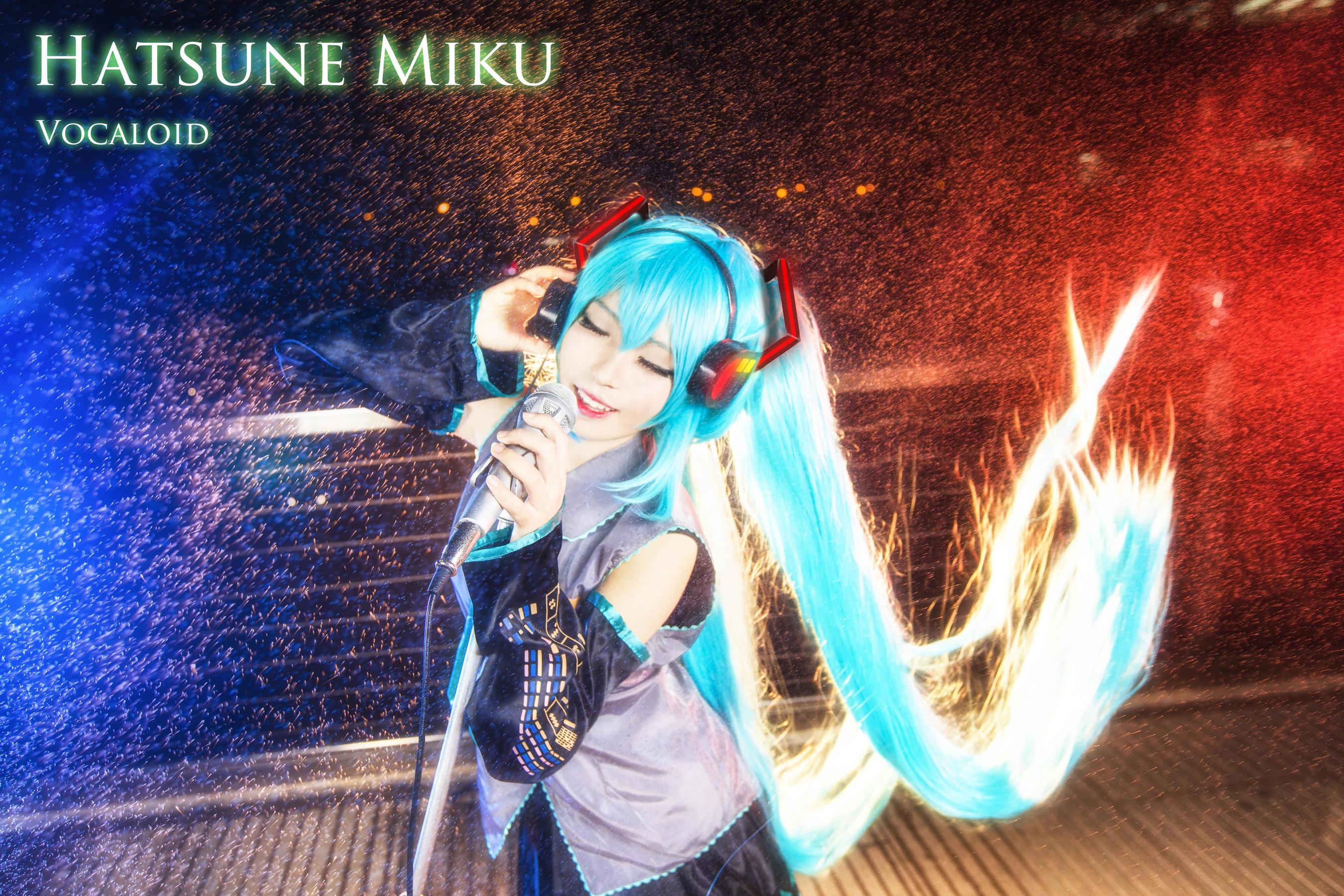 [Cosplay写真] 萌妹白易子教主 – VOCALOID [8P]