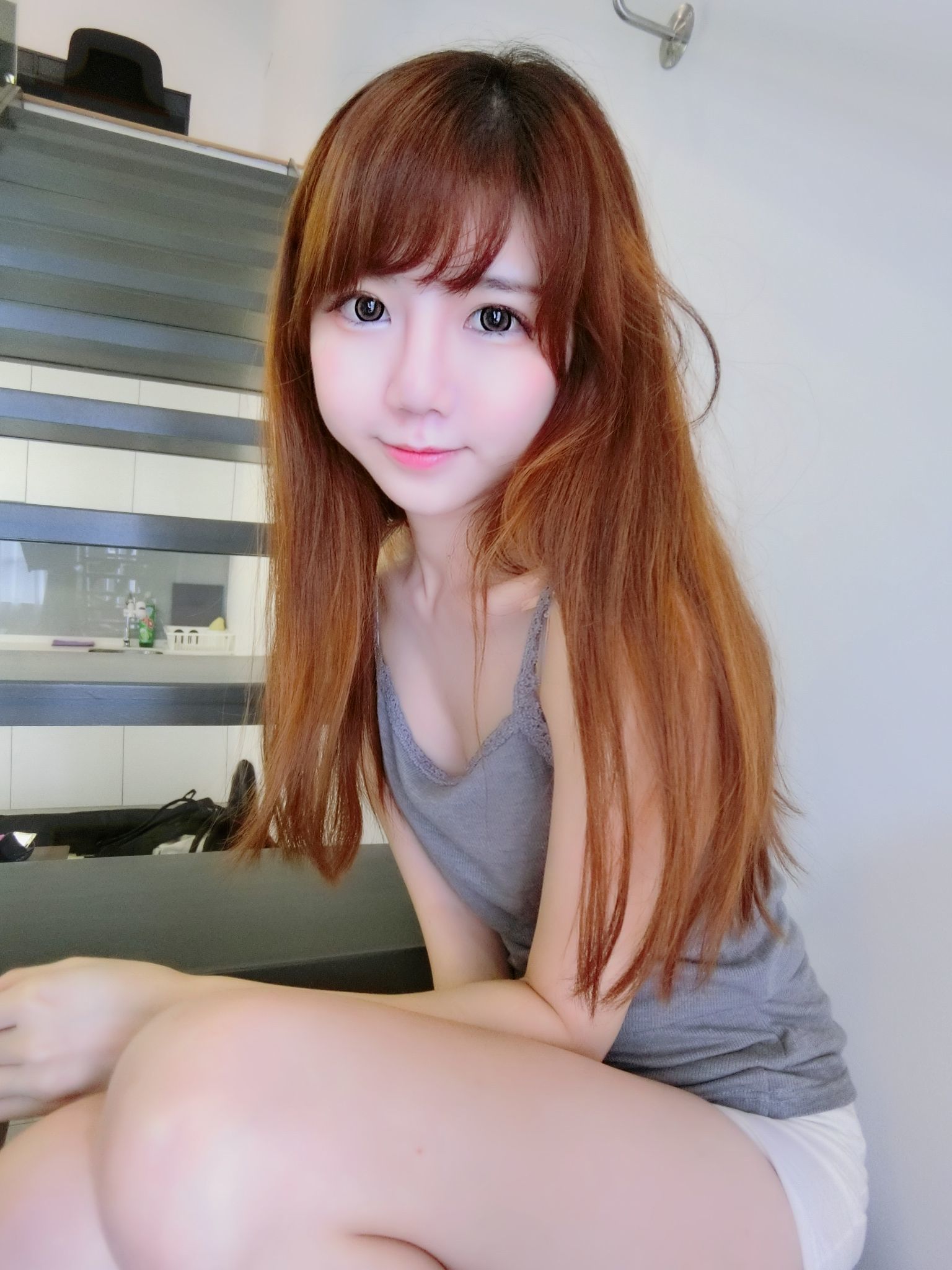 Sally Dorasnow – Casual Singlet Day Fanservice [42P]