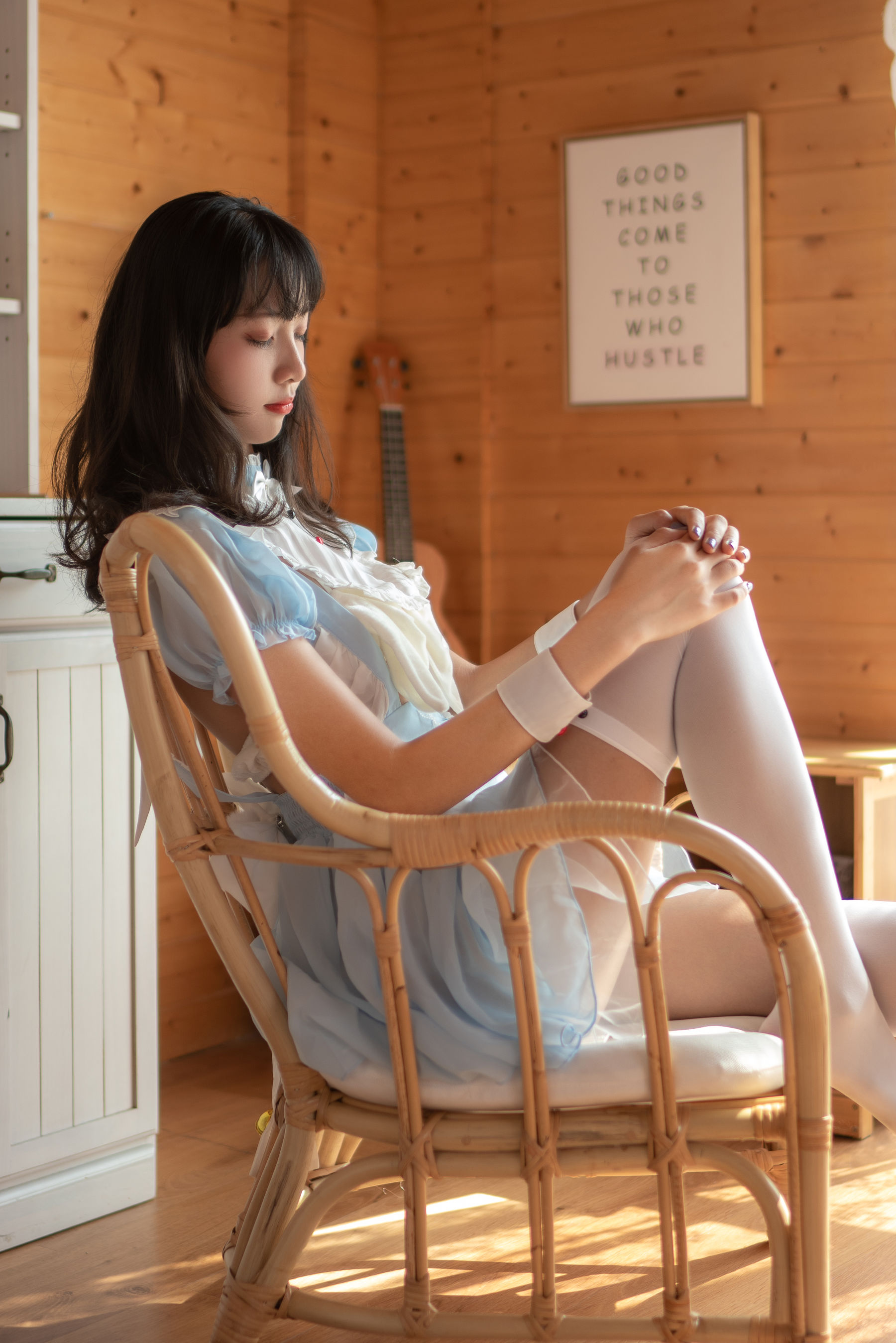 清纯妹子西瓜 – 蓝白女仆 [26P]