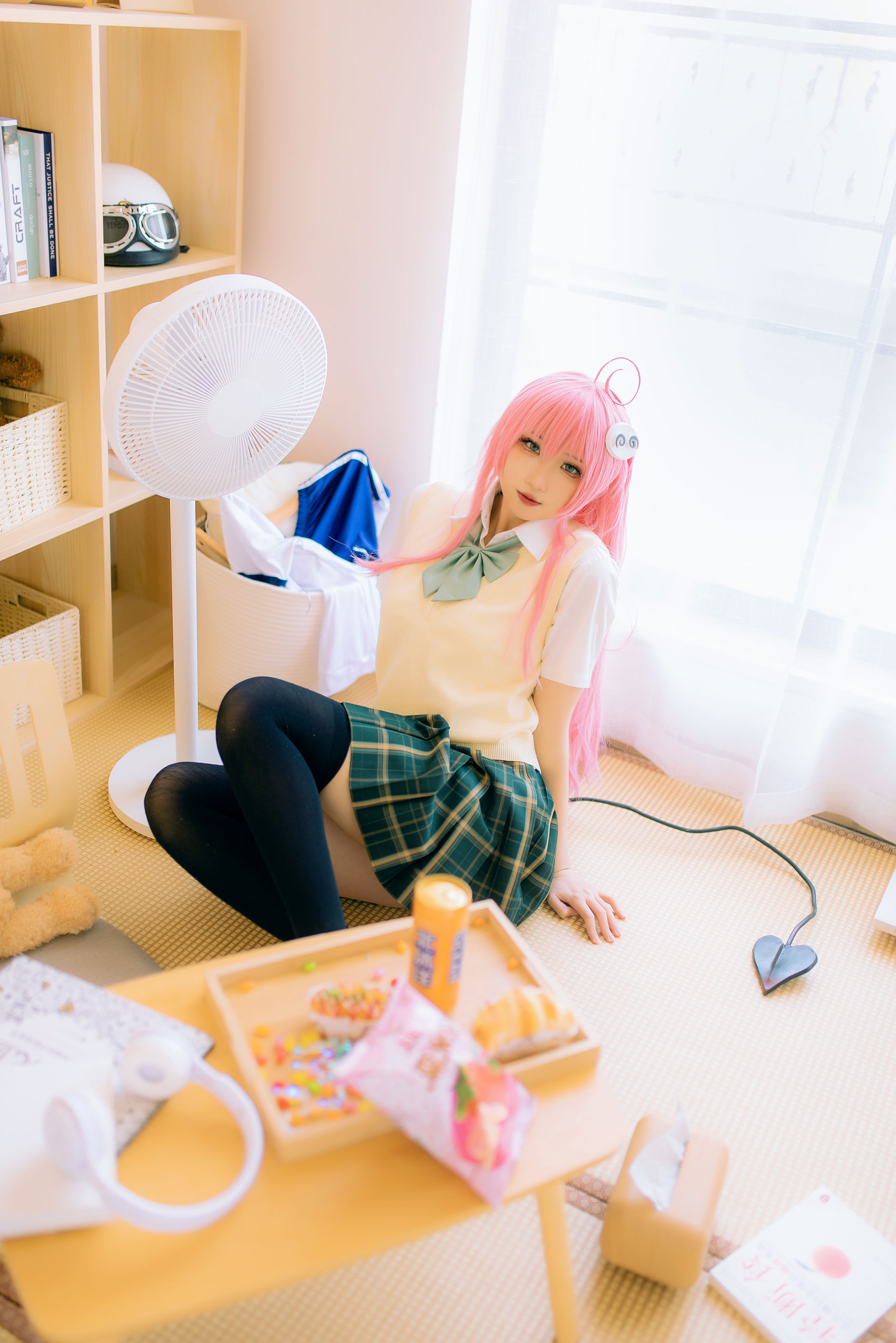 瓦斯塔亚小龙虾 – 校服 [17P]