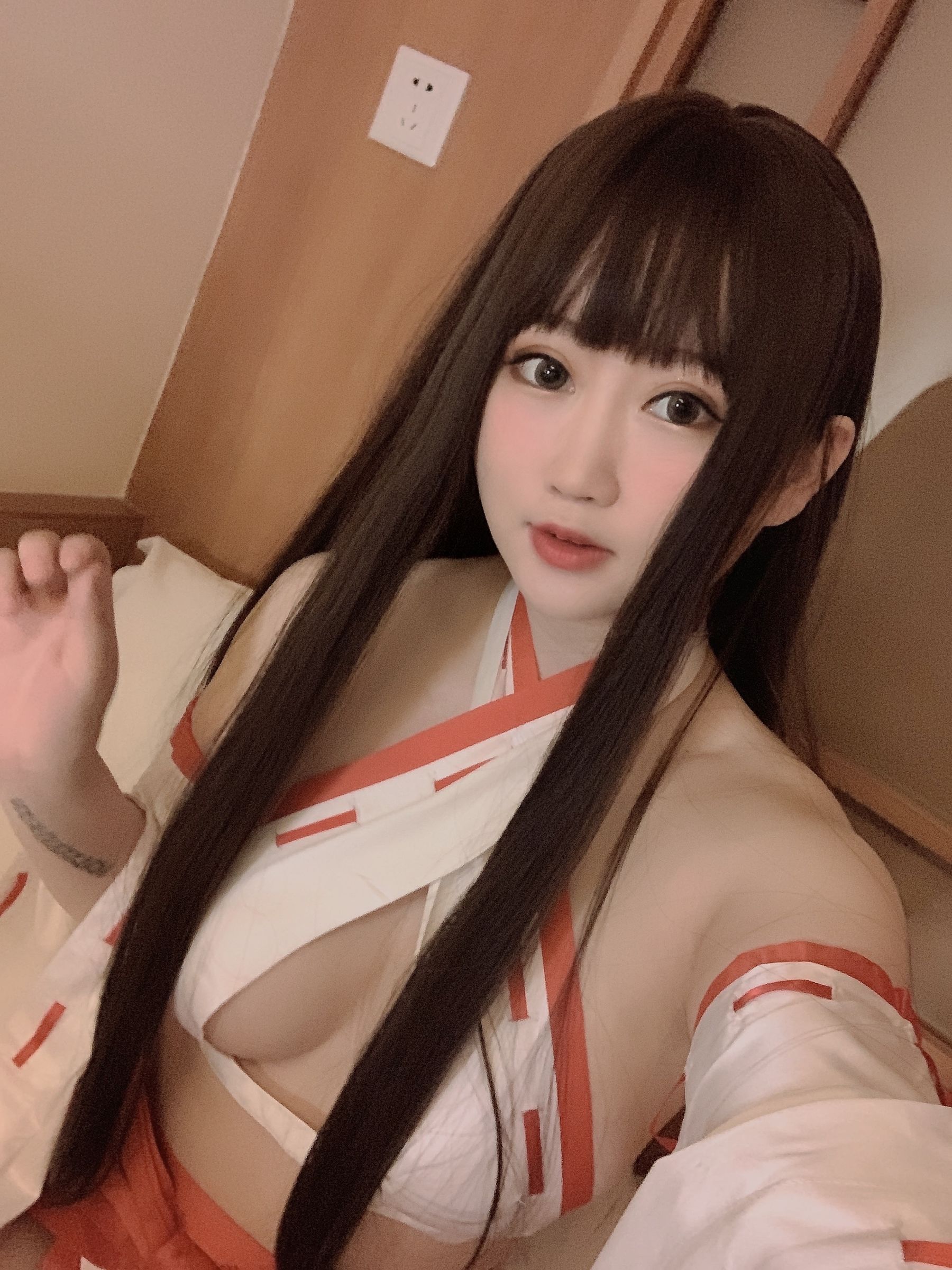 蜜桃少女是依酱呀 – 女巫 [41P]