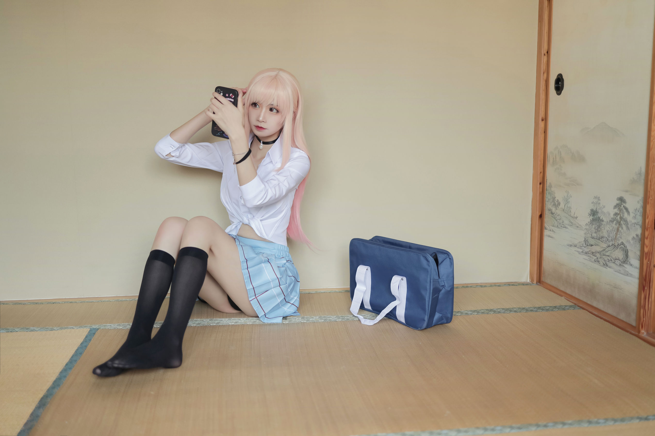 动漫博主爱老师_PhD – 喜多川海梦 校服 泳装 [17P]