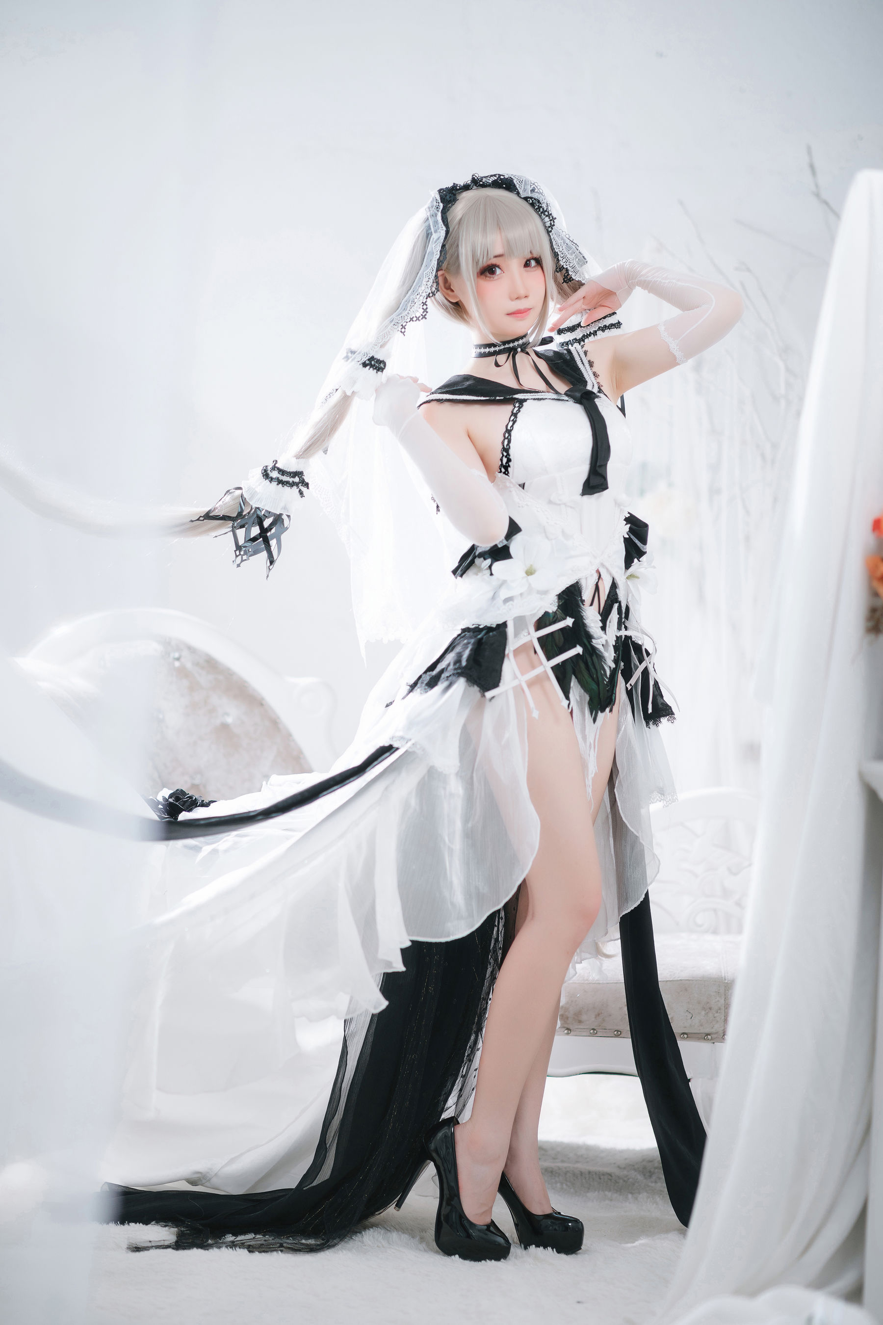 焖焖碳 – 可畏礼服 [33P]