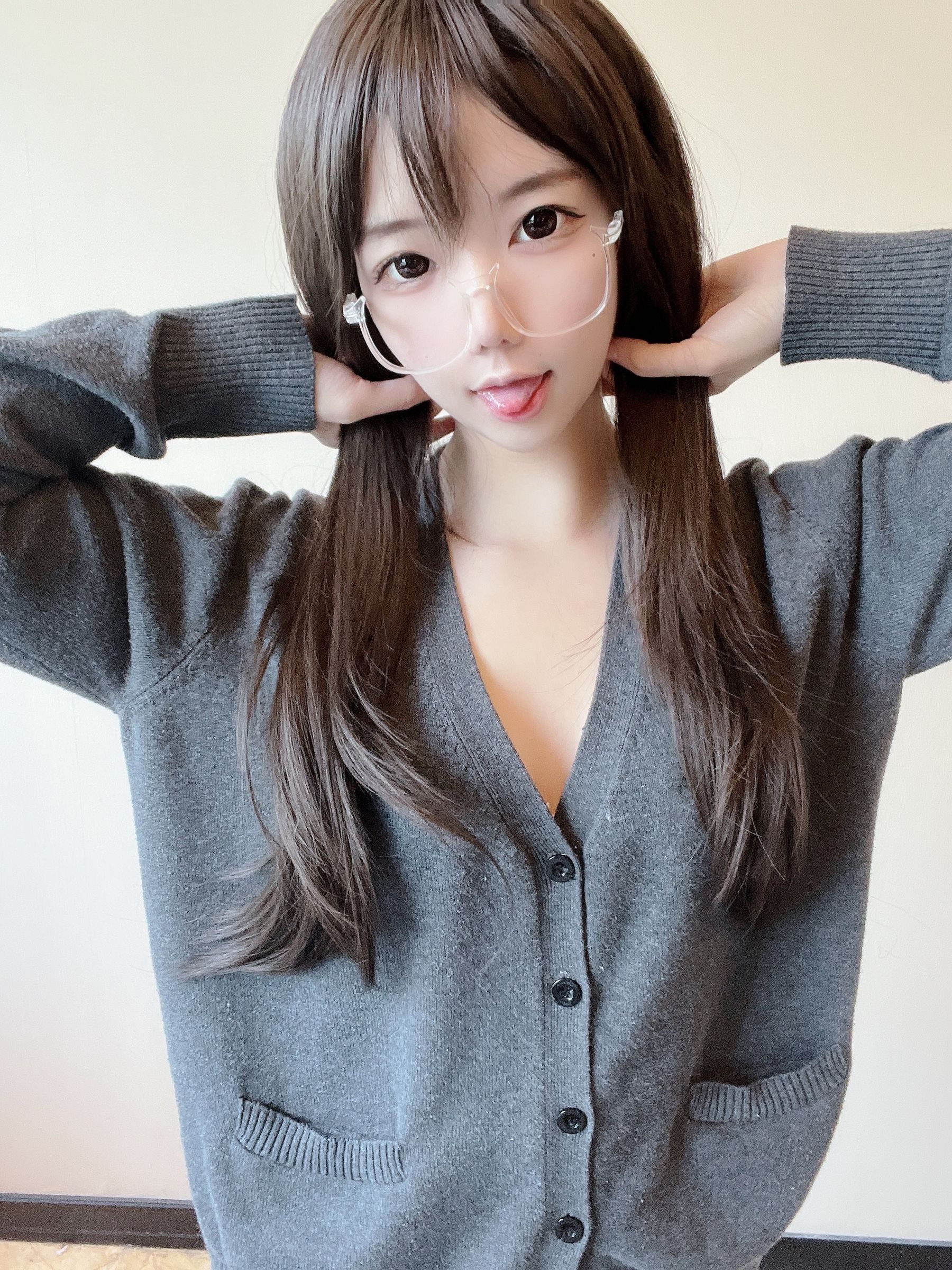 莉犬酱 – 黑丝白蕾丝 [51P]
