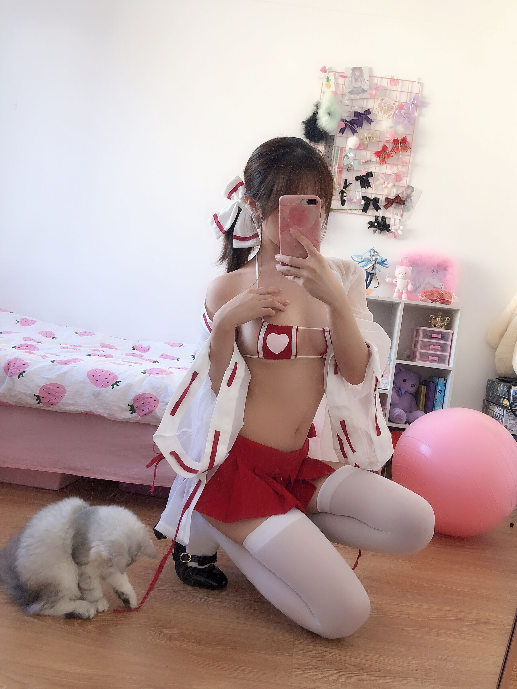 [Cosplay写真] 动漫博主雯妹 – 自拍本（1号本）巫女 [17P]