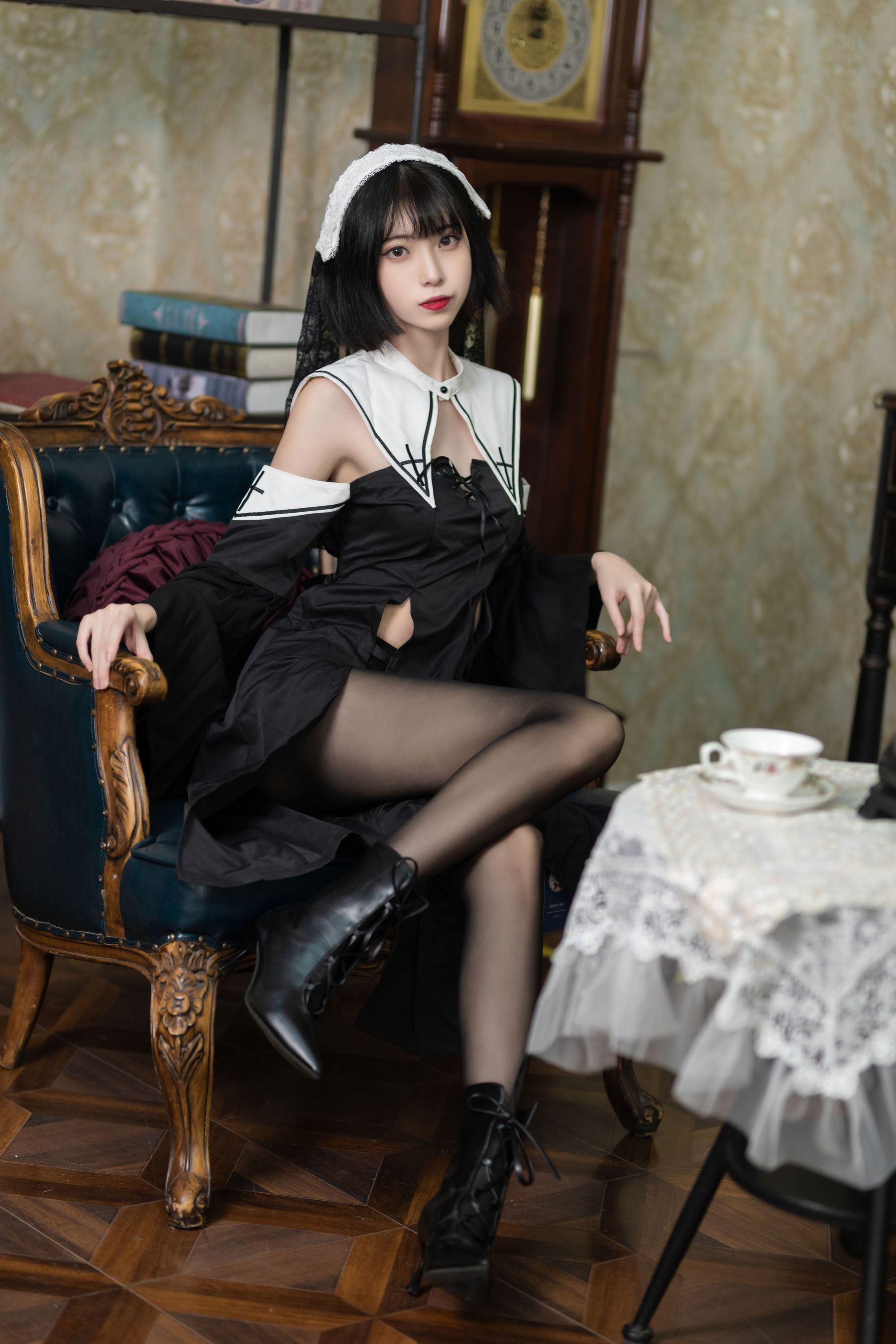 许岚(叁月life) – 暗黑修女 [40P]