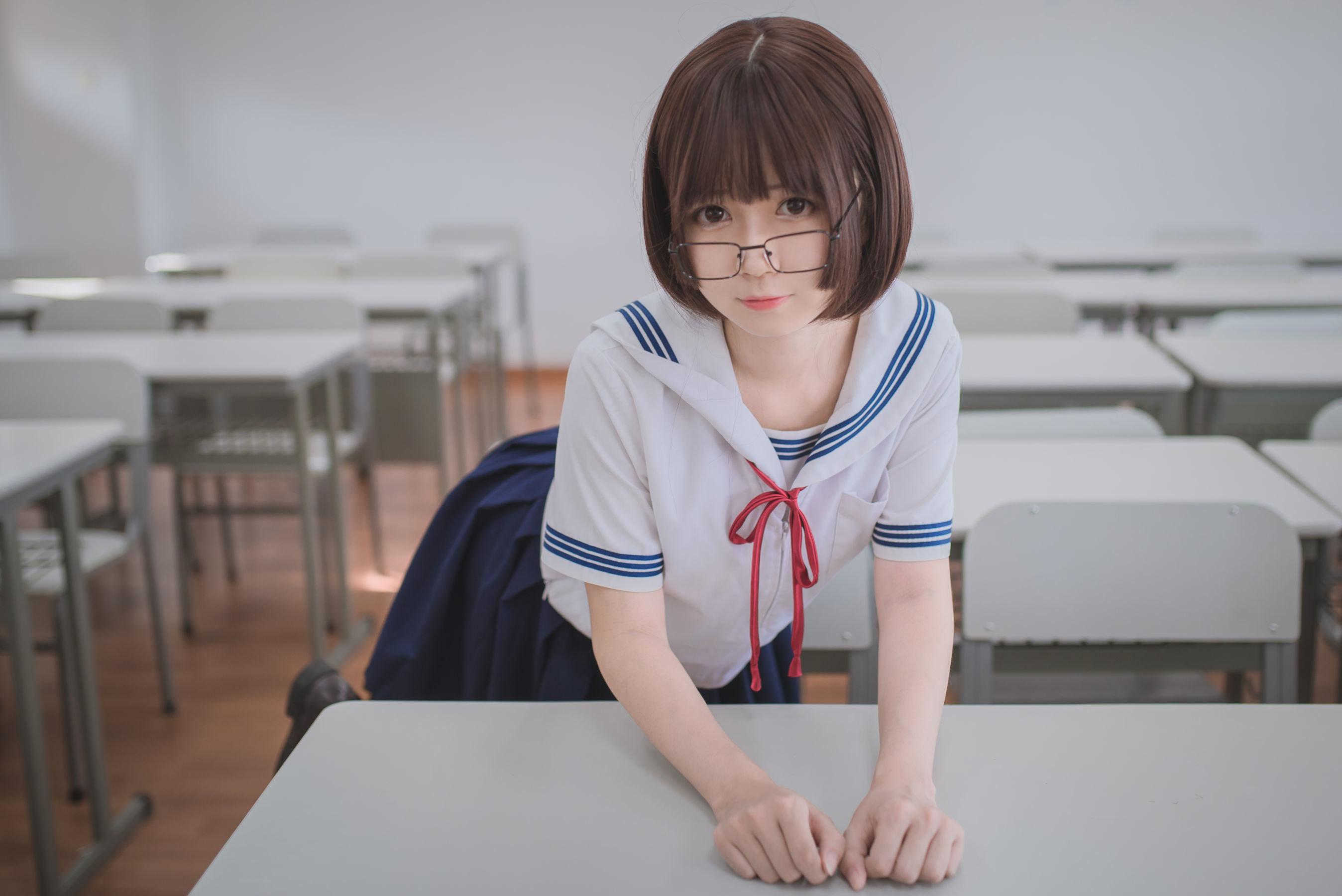 [萝莉COS] 白金Saki – 蘑菇头黑丝JK [26P]