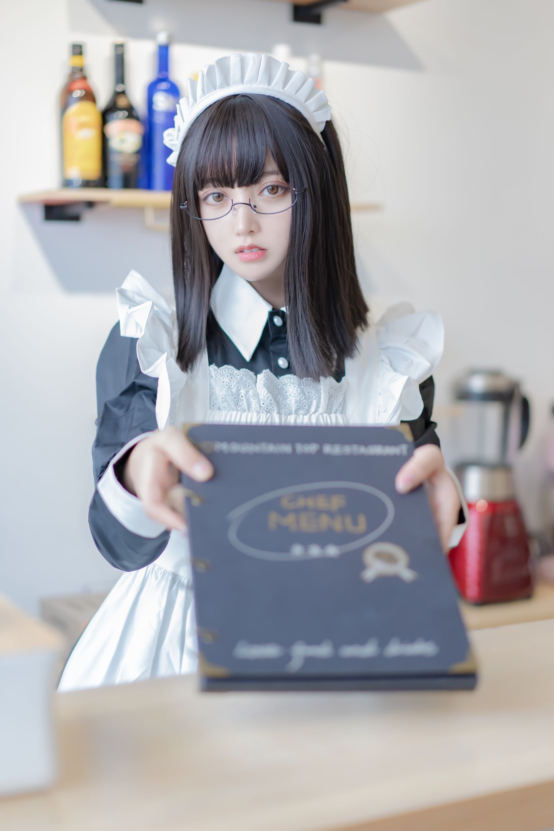 [Cosplay写真] 斗鱼米线线sama – 女仆长裙 [28P]