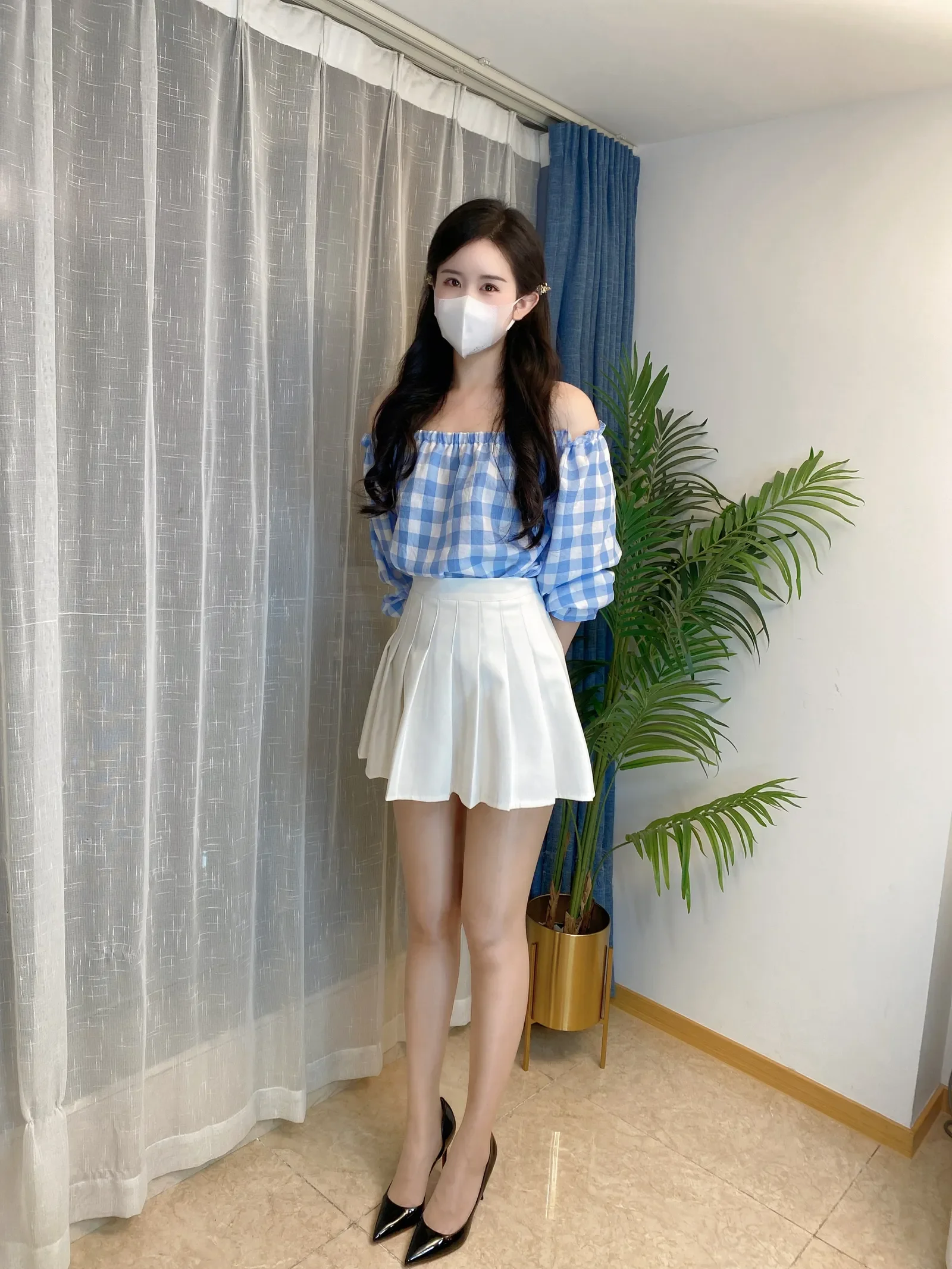 July芝岚 – 虾线油亮 [33P]