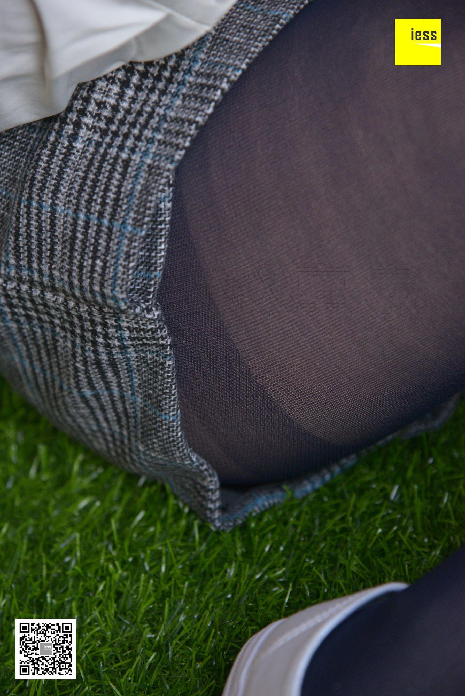 佳爷《佳爷的宝蓝色厚丝》[异思趣向IESS] 丝享家【魔鬼周三】特刊05期_第3张