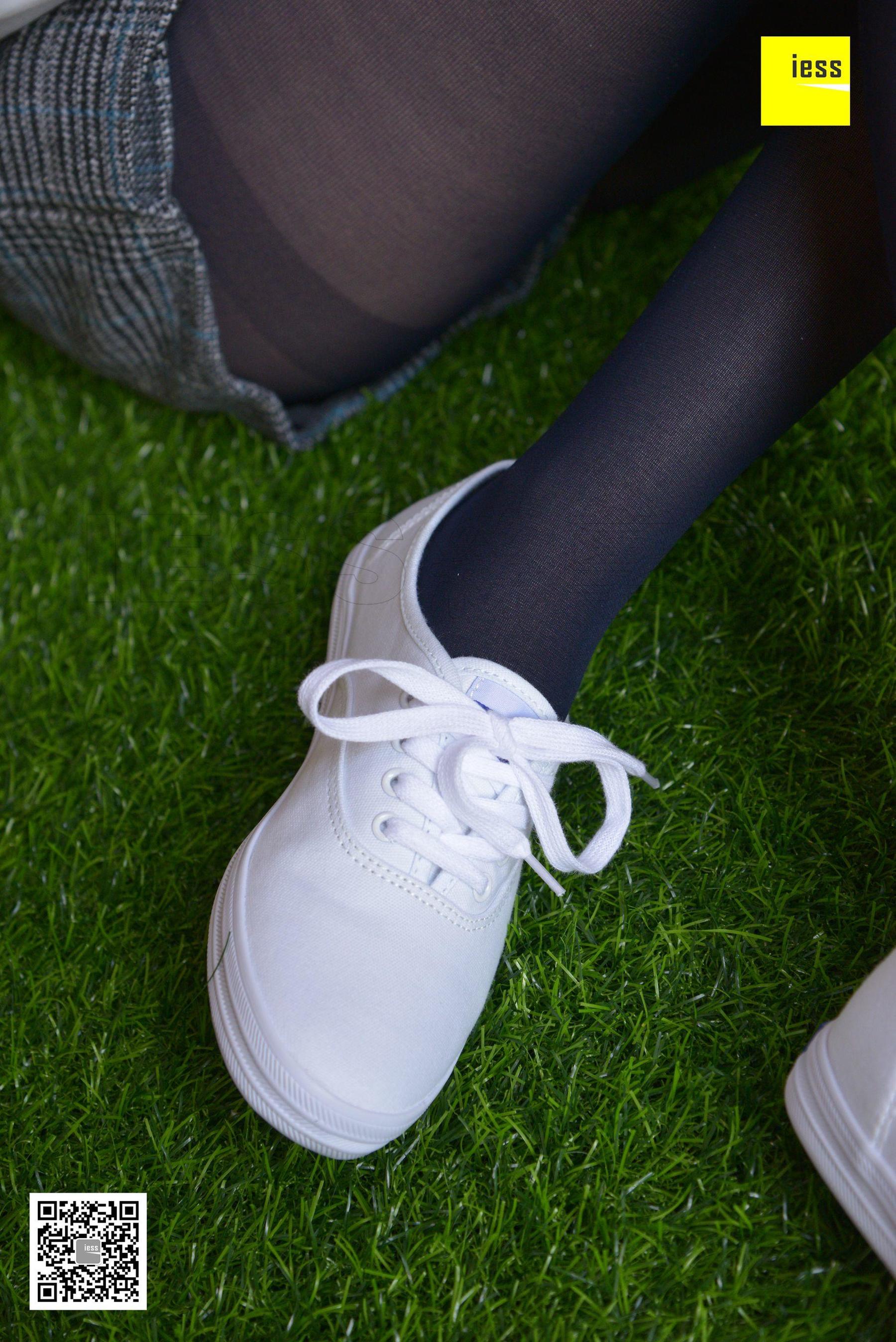 佳爷《佳爷的宝蓝色厚丝》[异思趣向IESS] 丝享家【魔鬼周三】特刊05期_第4张