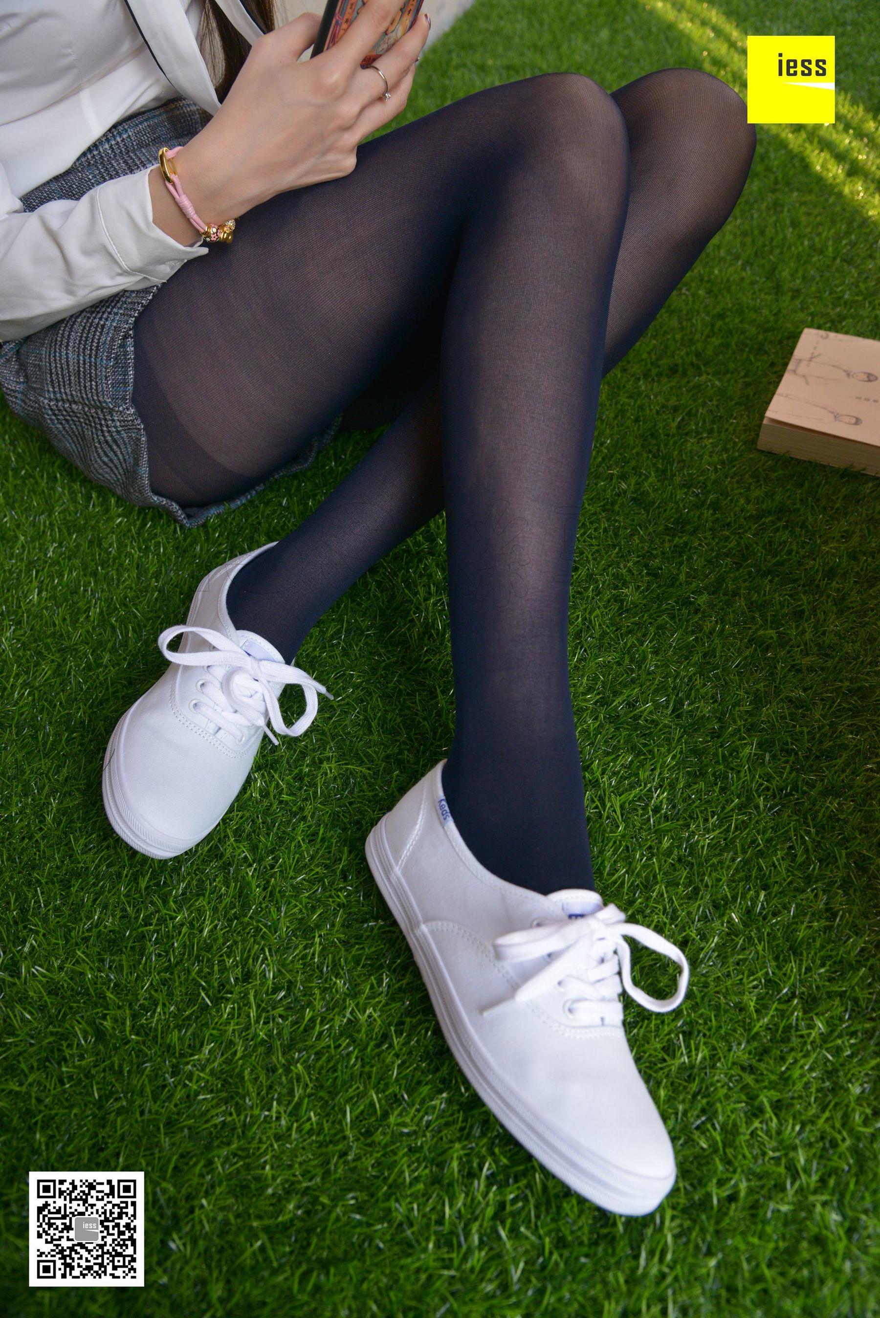 佳爷《佳爷的宝蓝色厚丝》[异思趣向IESS] 丝享家【魔鬼周三】特刊05期_第5张