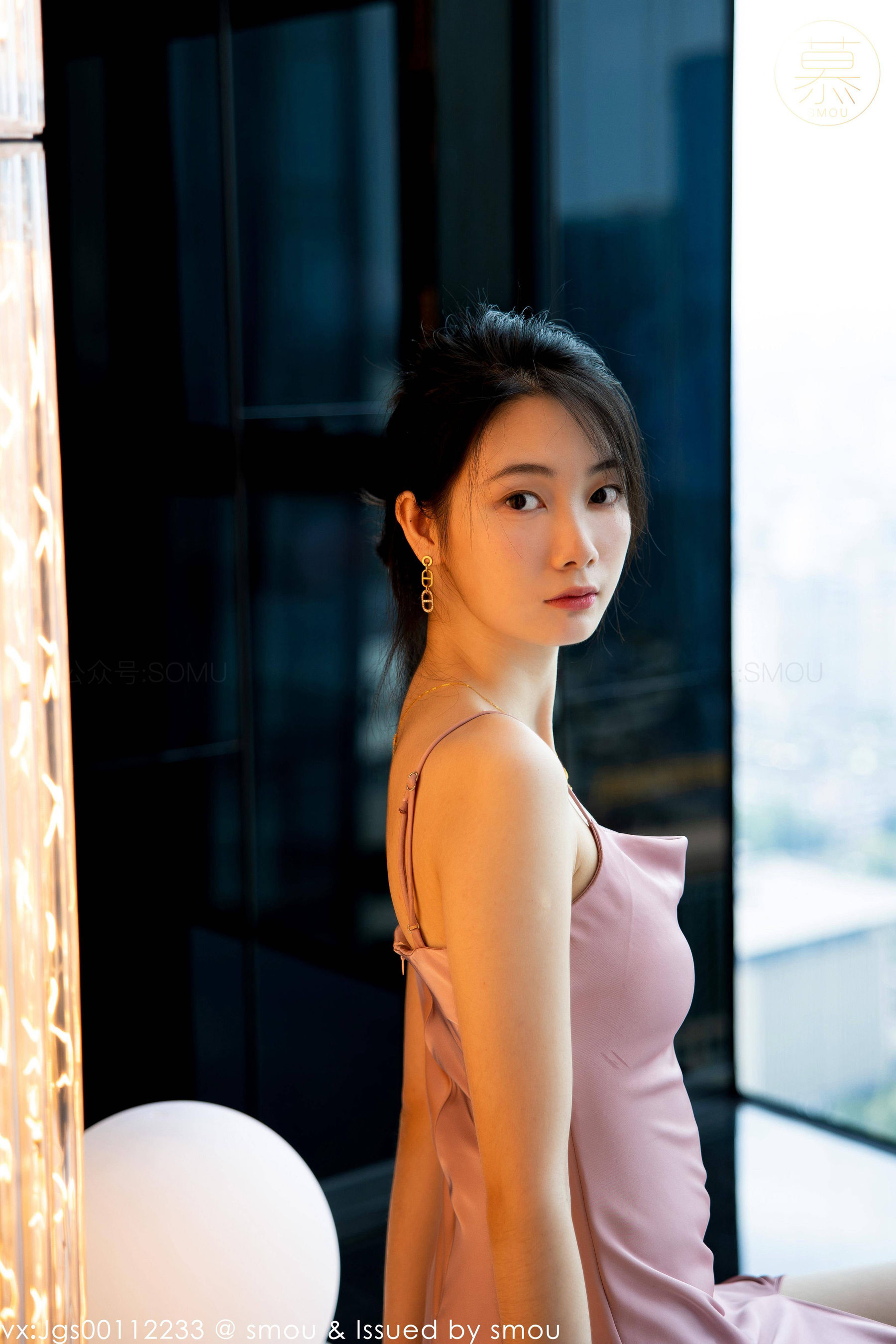[丝慕SMOU] 蜜系列 M018 可儿 丝袜美腿套图_第3张
