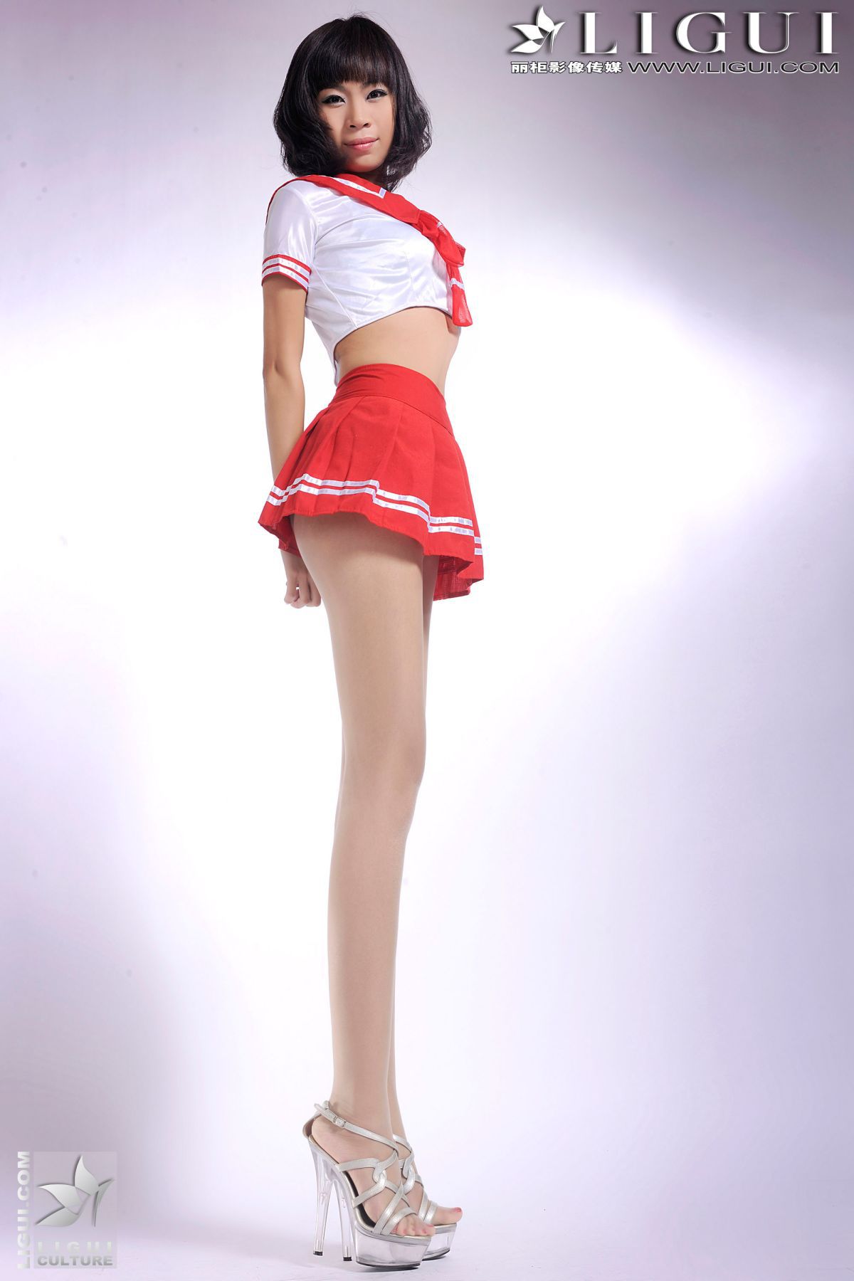 Model 田甜《红色水手服》 上下合集 [丽柜LiGui] 美腿玉足写真图片_第1张